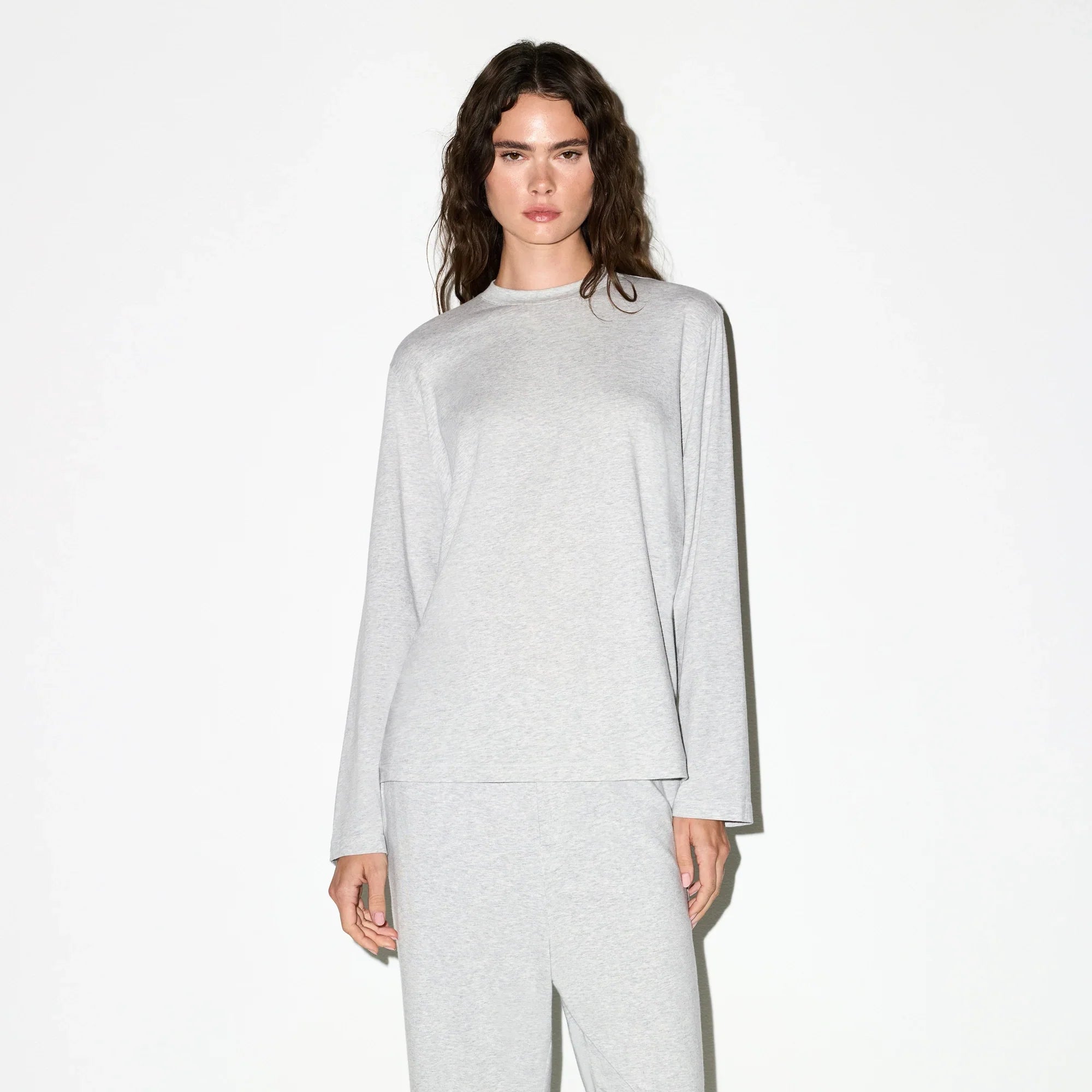 SKIMS BOYFRIEND LONG SLEEVE T-SHIRT | LIGHT HEATHER GREY - Sneaker Türkiye