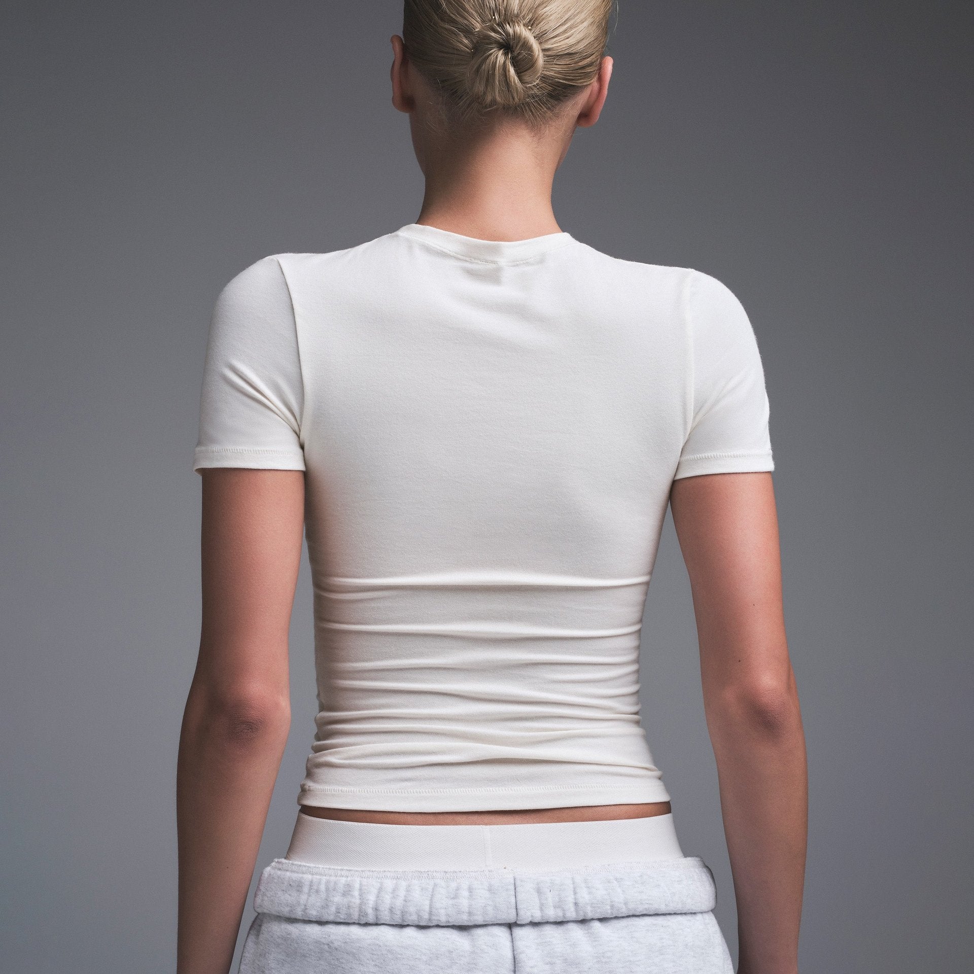 SKIMS COTTON JERSEY T-SHIRT | MARBLE - Sneaker Türkiye