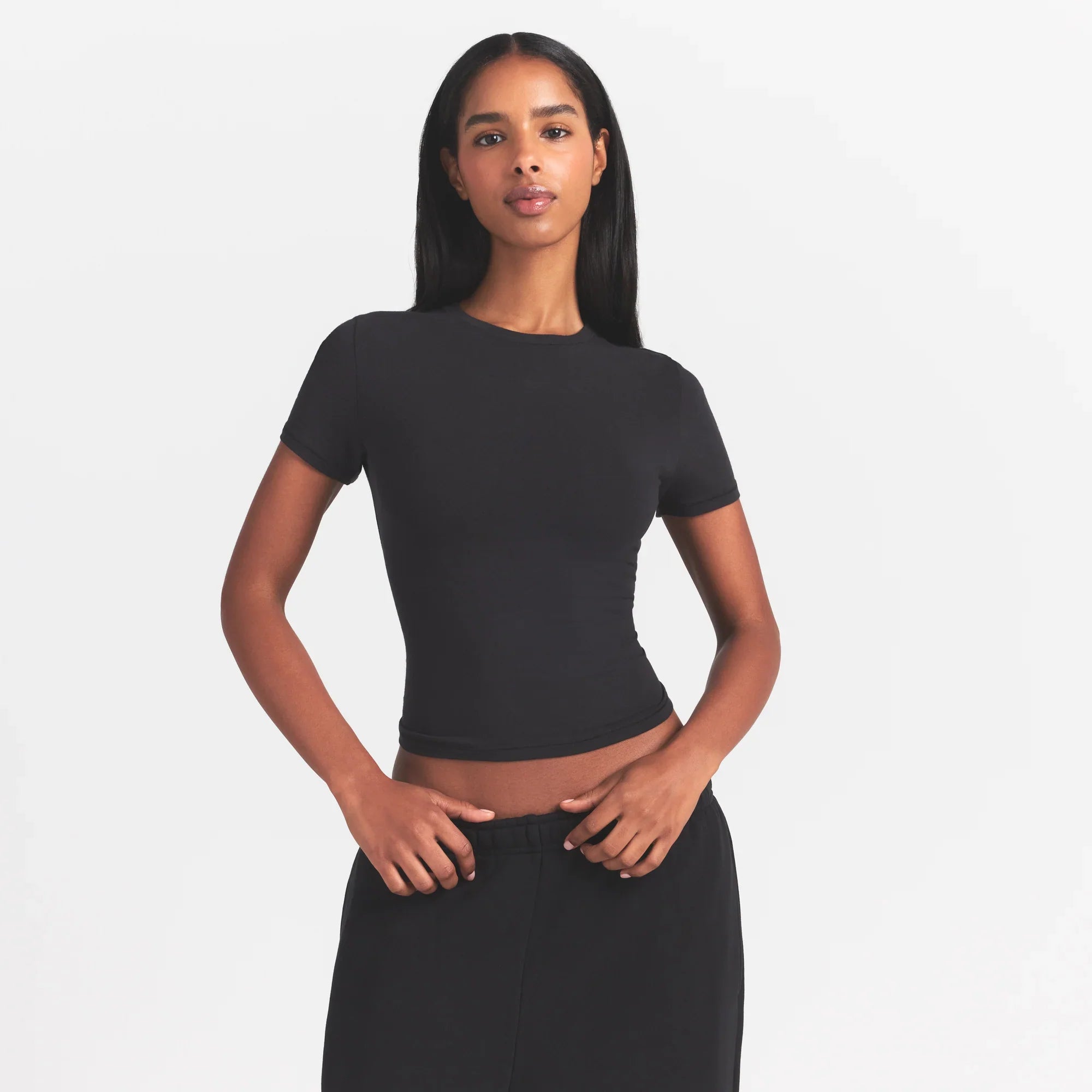 SKIMS COTTON JERSEY T-SHIRT | SOOT - Sneaker Türkiye