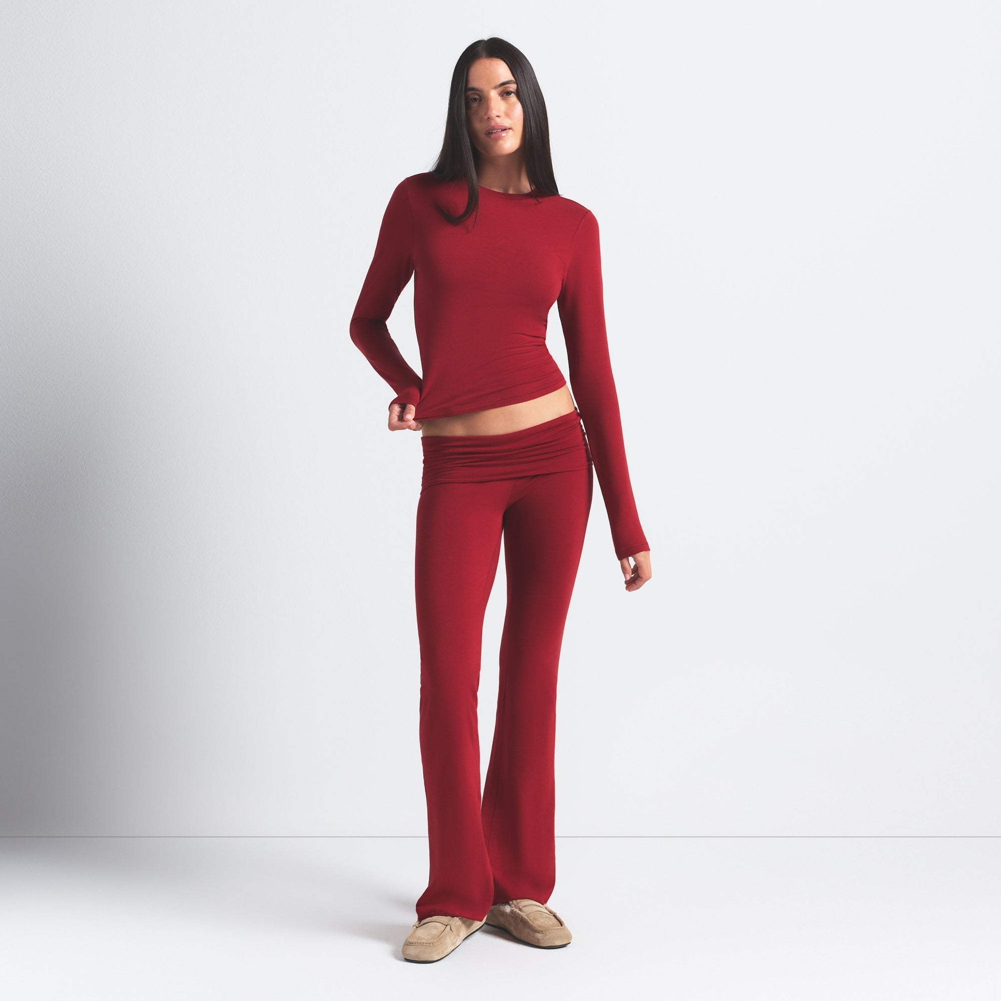 SKIMS COTTON JERSEY LONG SLEEVE T-SHIRT | BRICK - Sneaker Türkiye