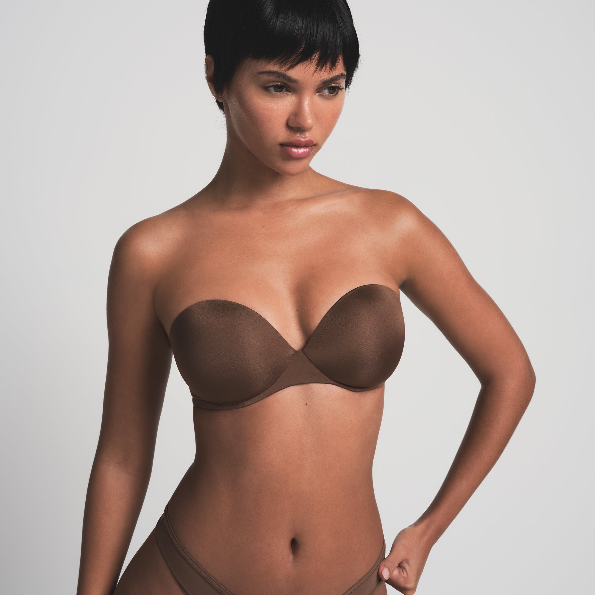 SKIMS ULTIMATE STRAPLESS PUSH-UP BRA | JASPER - Sneaker Türkiye