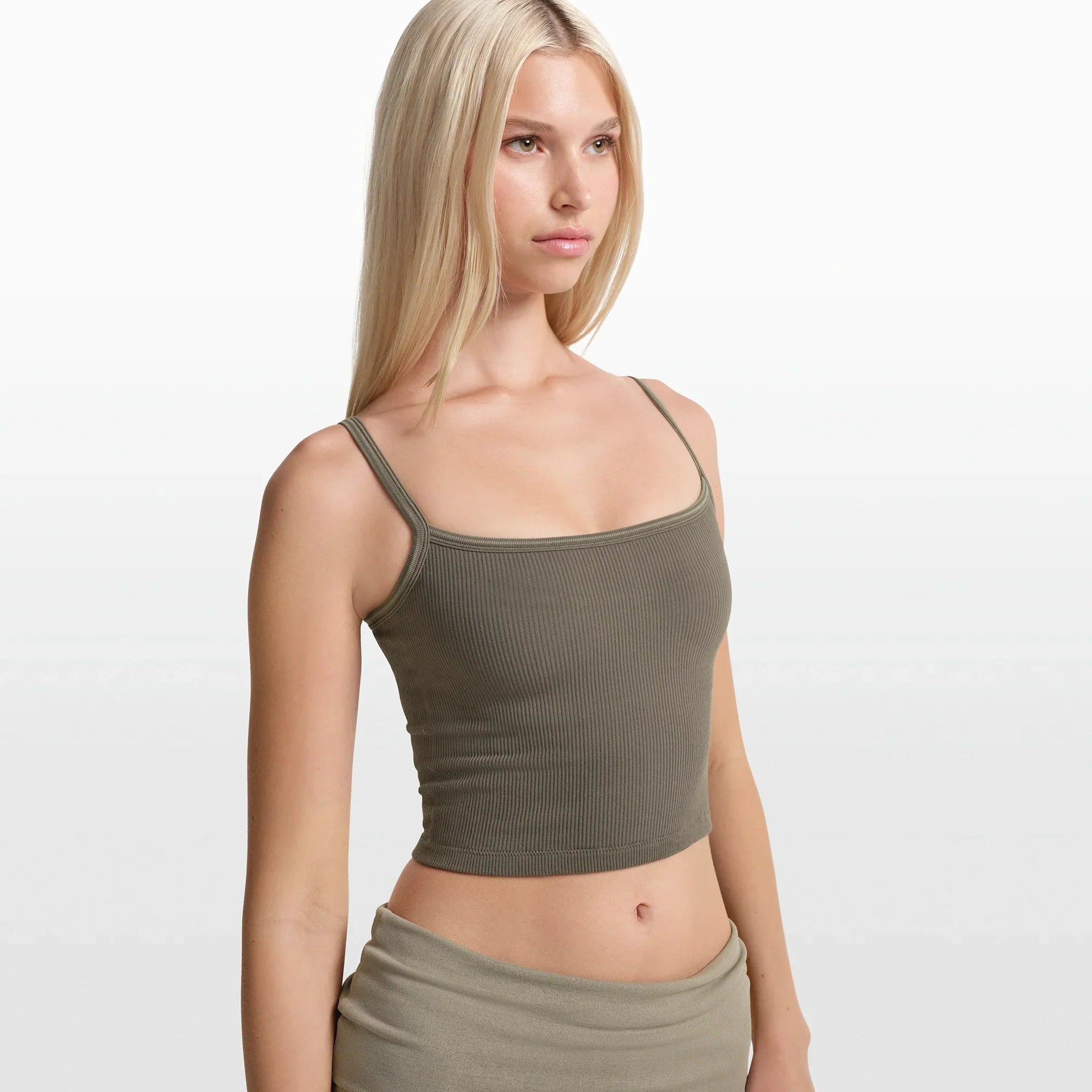 NikeSKIMS RIBBED SEAMLESS CAMI | DUSTY OAKMOSS - Sneaker Türkiye