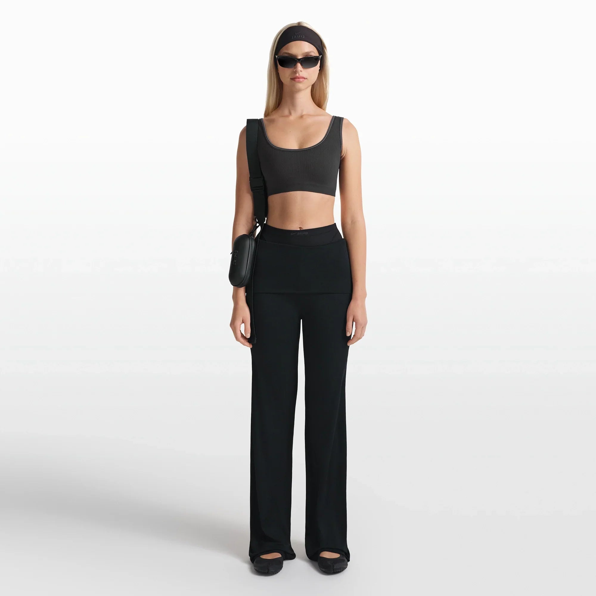 NikeSKIMS RIBBED SEAMLESS SCOOP BRA | OBSIDIAN - Sneaker Türkiye