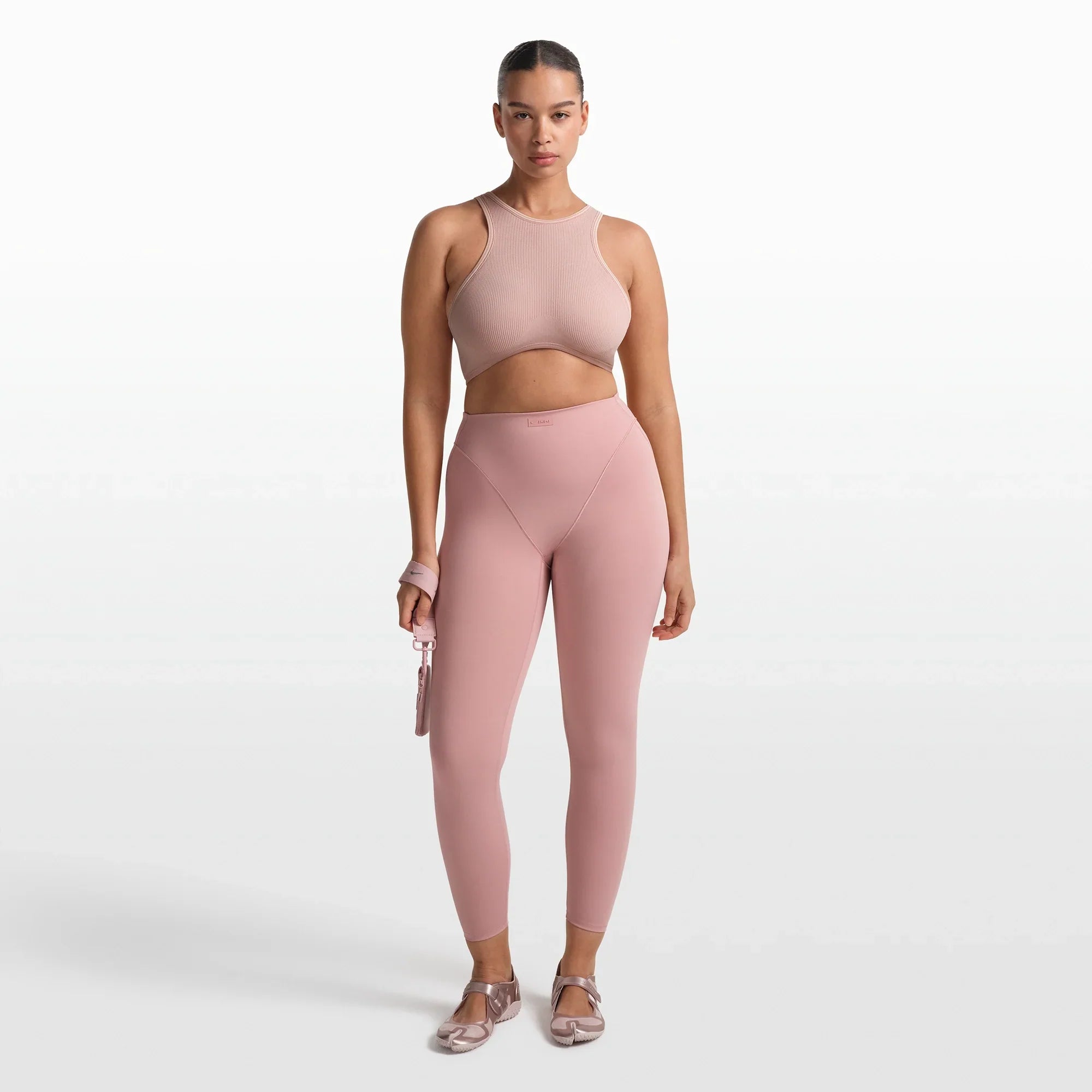 NikeSKIMS RIBBED SEAMLESS RACER FRONT BRA | HIMALAYAN - Sneaker Türkiye