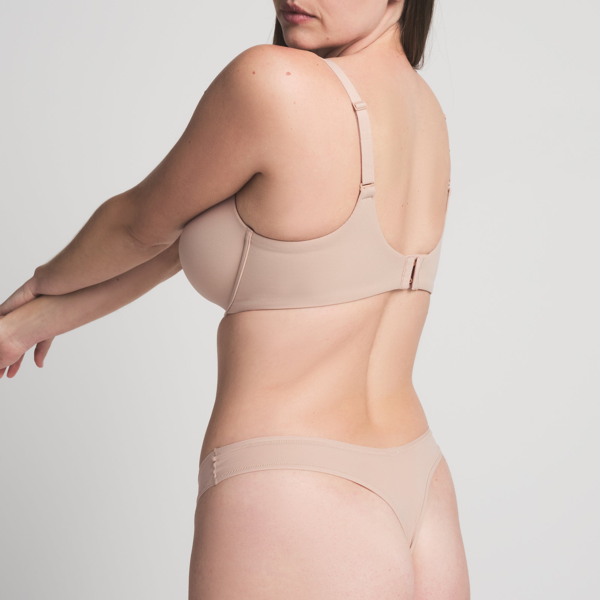 SKIMS FITS EVERYBODY T-SHIRT BRA | MICA - Sneaker Türkiye
