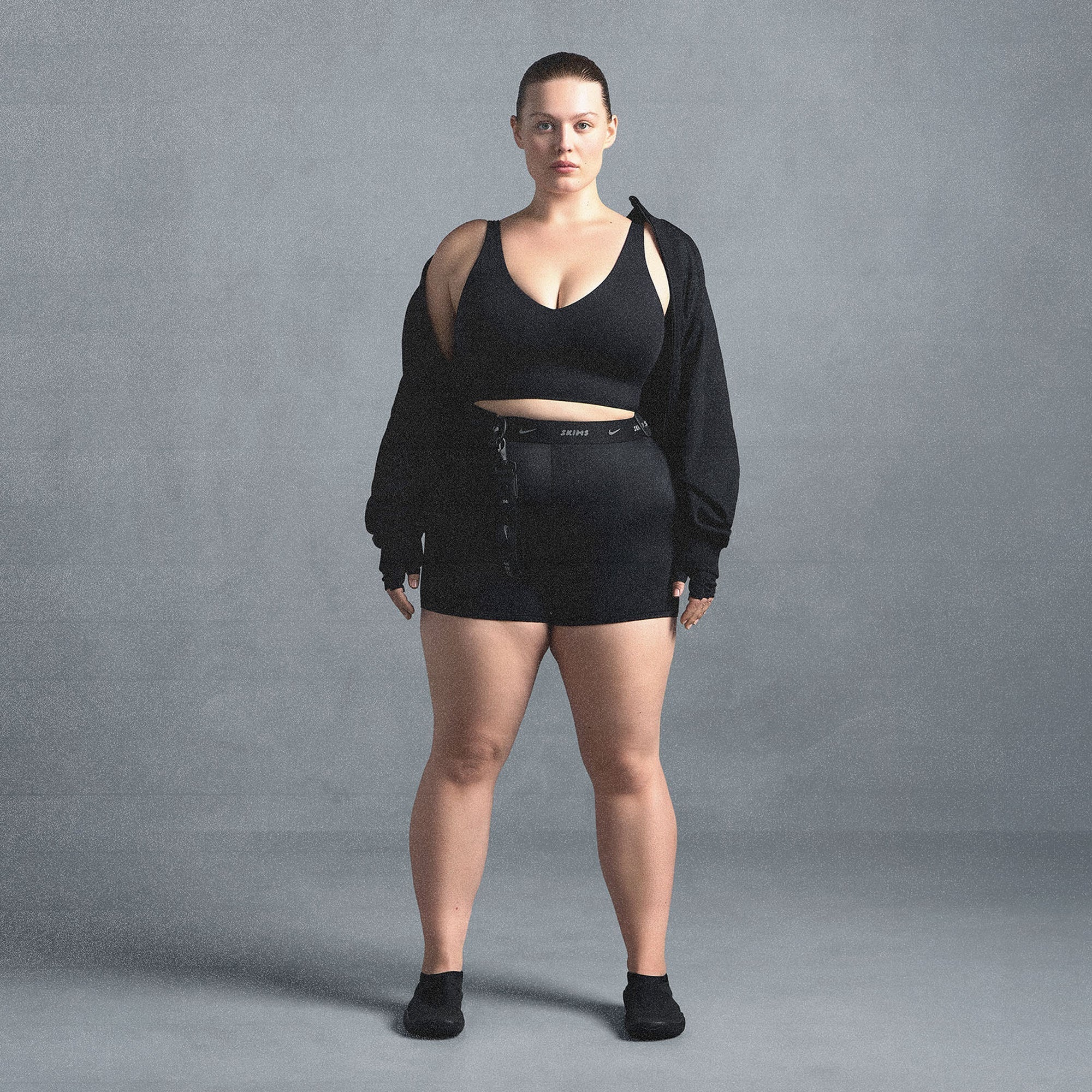 NikeSKIMS MATTE V-NECK BRA TOP | OBSIDIAN - Sneaker Türkiye