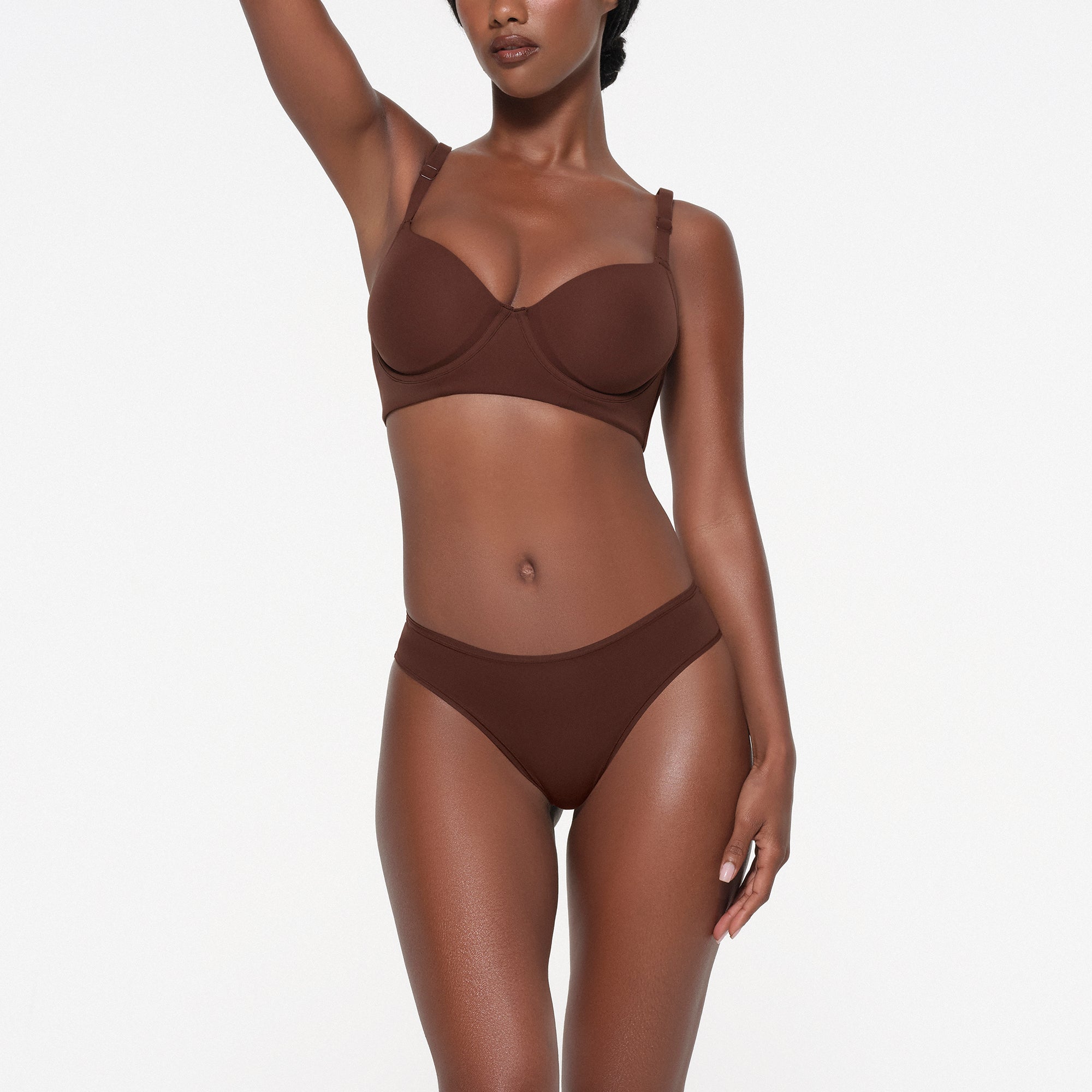 SKIMS FITS EVERYBODY BACK SMOOTHING FULL COVERAGE BRA | COCOA - Sneaker Türkiye