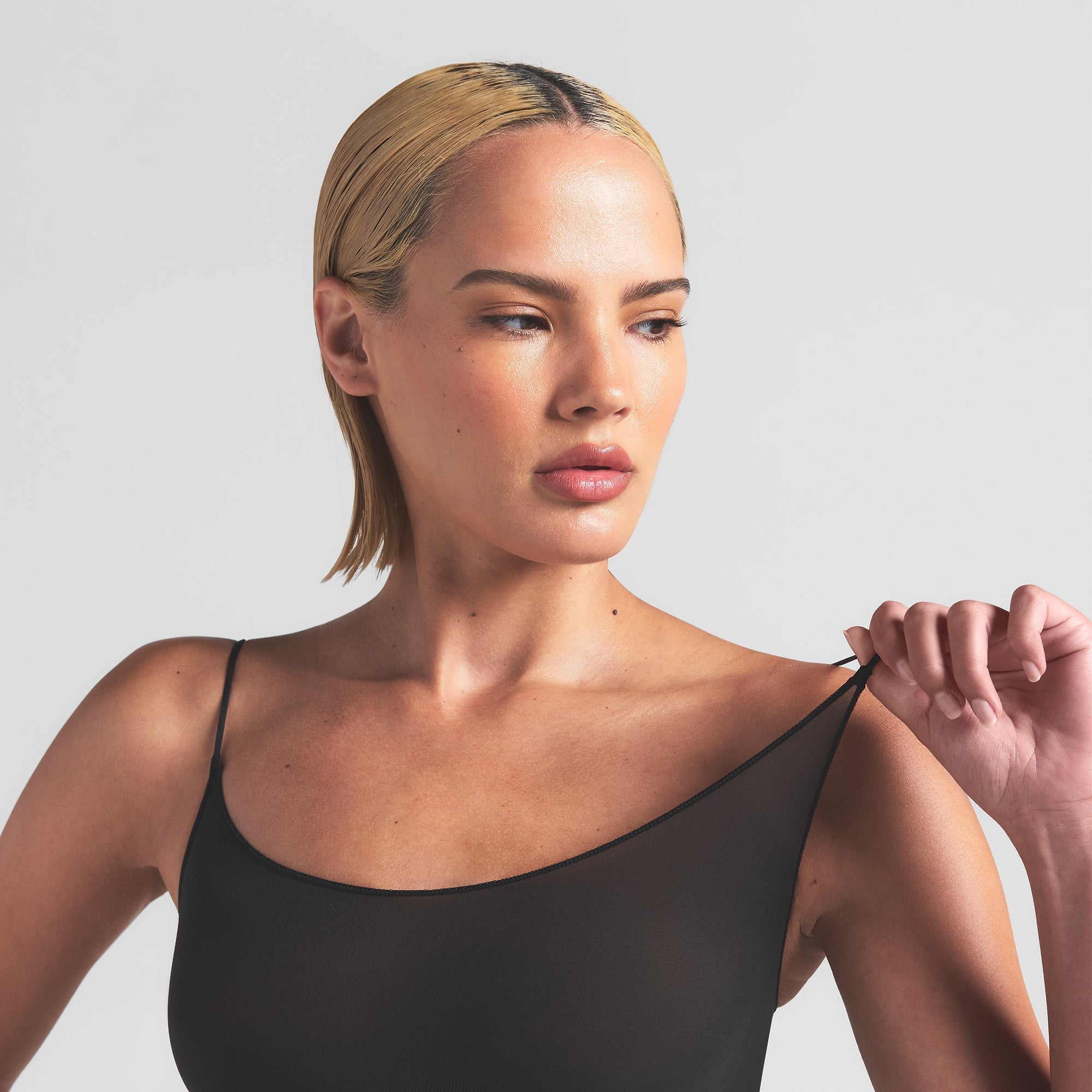 SKIMS SHEER SEAMLESS CATSUIT | ONYX - Sneaker Türkiye
