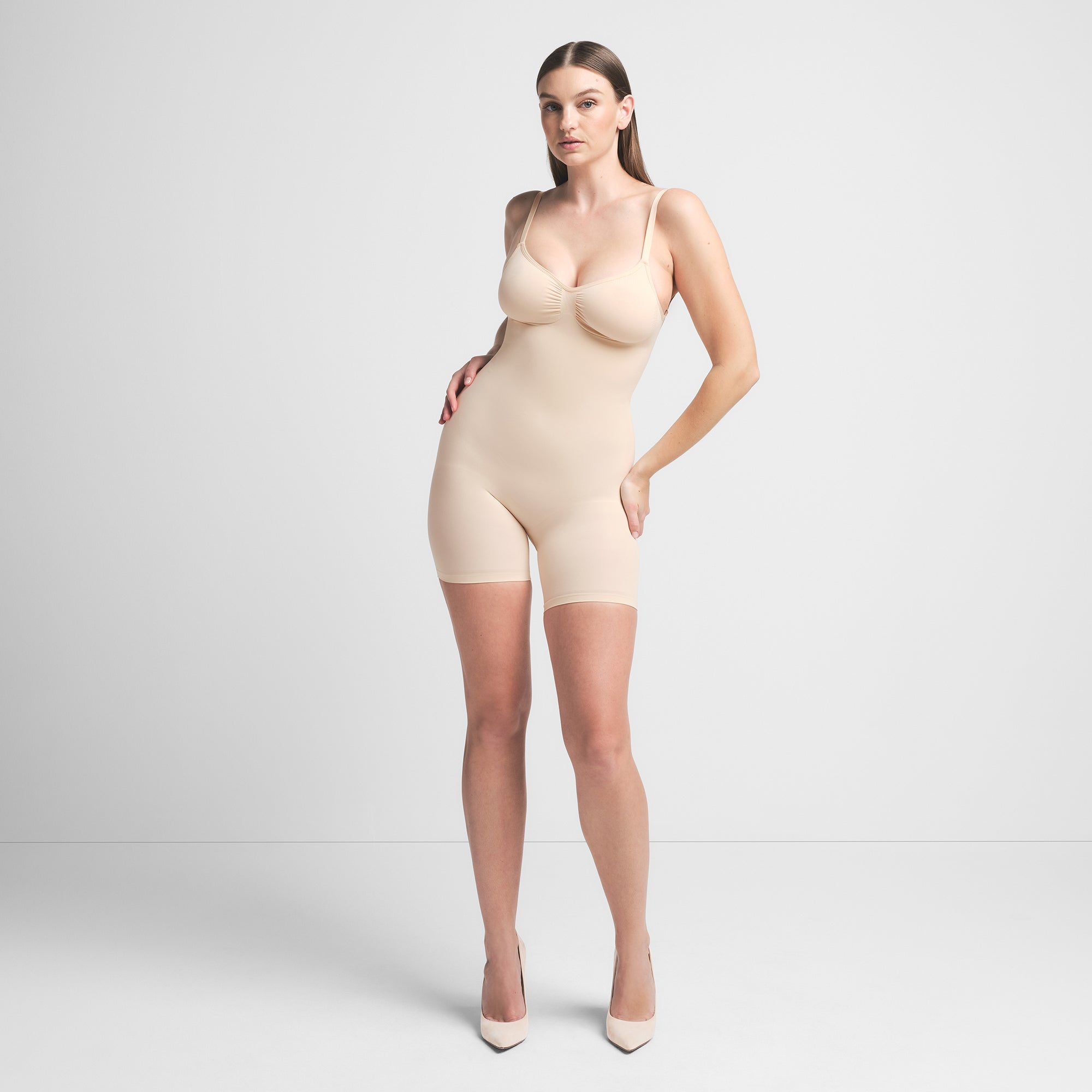 SKIMS SEAMLESS SCULPT LOW BACK MID THIGH BODYSUIT | SAND - Sneaker Türkiye