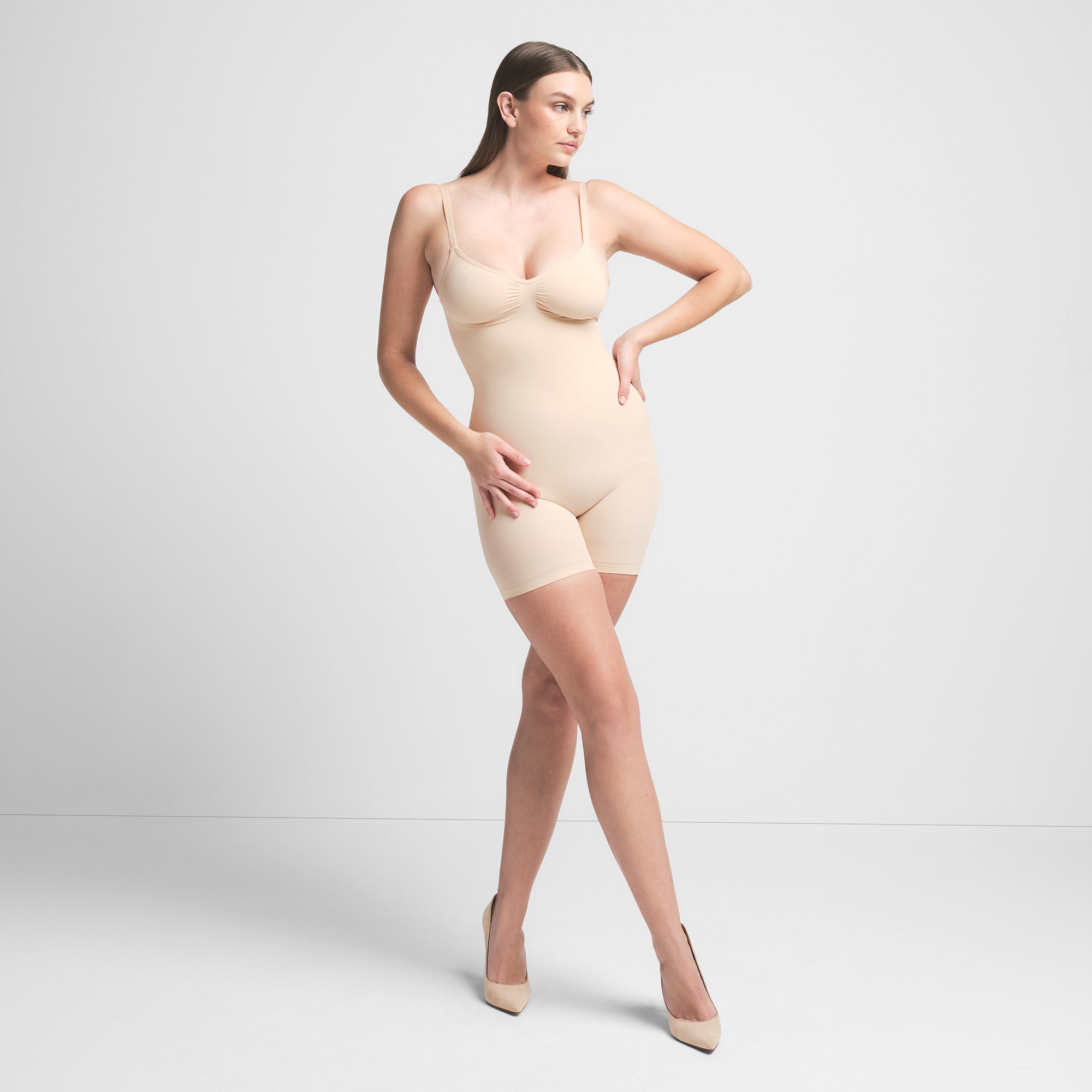 SKIMS SEAMLESS SCULPT LOW BACK MID THIGH BODYSUIT | SAND - Sneaker Türkiye