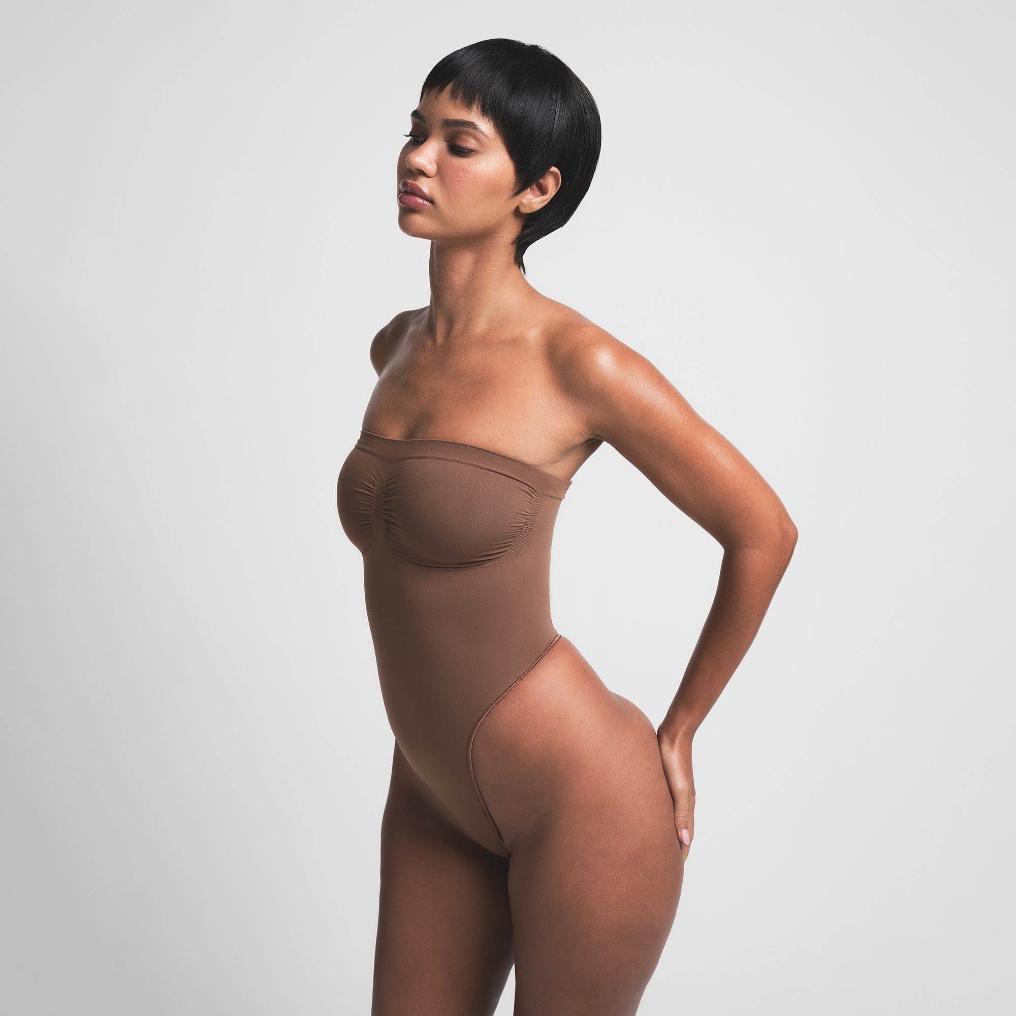 SKIMS SEAMLESS SCULPT STRAPLESS THONG BODYSUIT | JASPER - Sneaker Türkiye