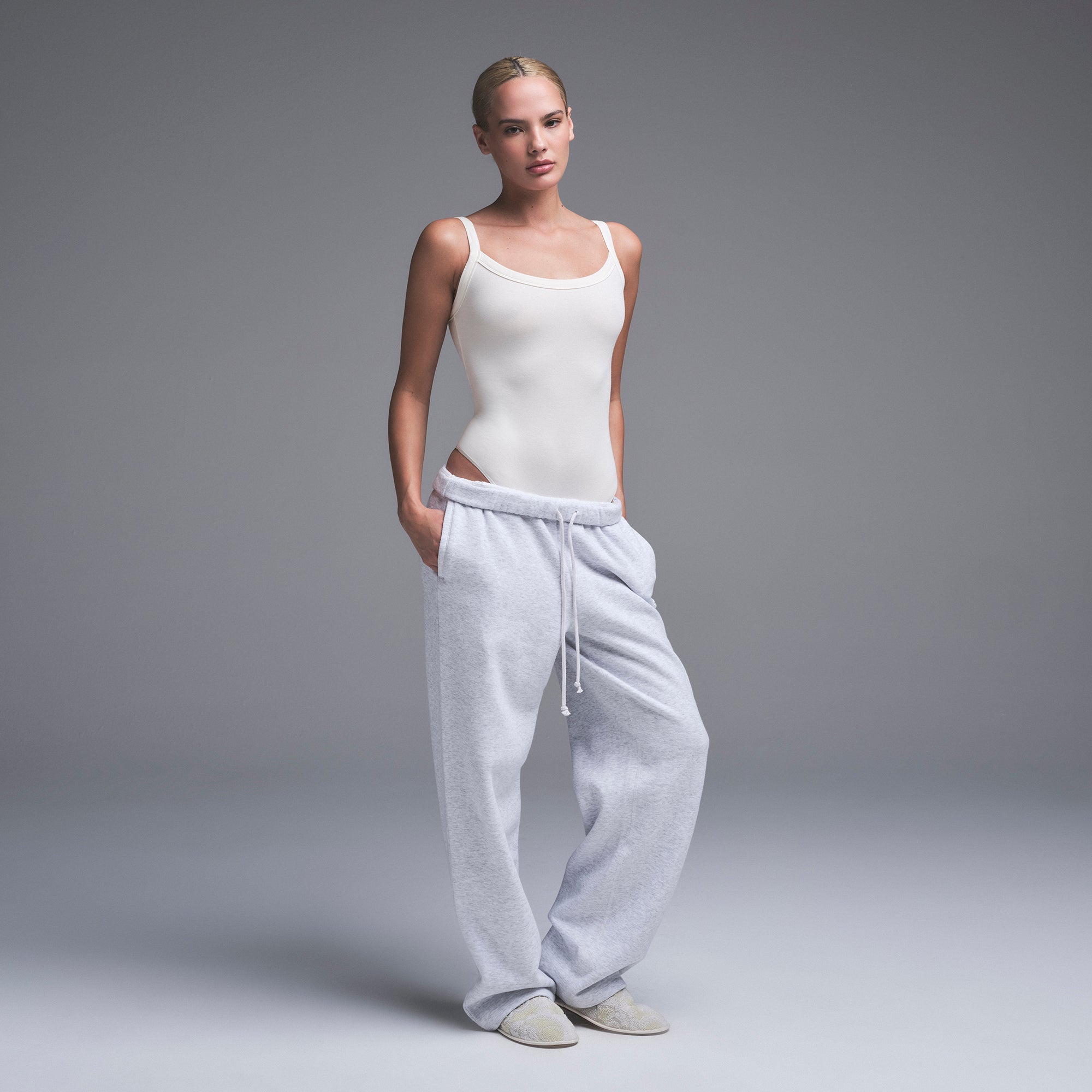 SKIMS COTTON JERSEY SCOOP NECK BODYSUIT | MARBLE - Sneaker Türkiye