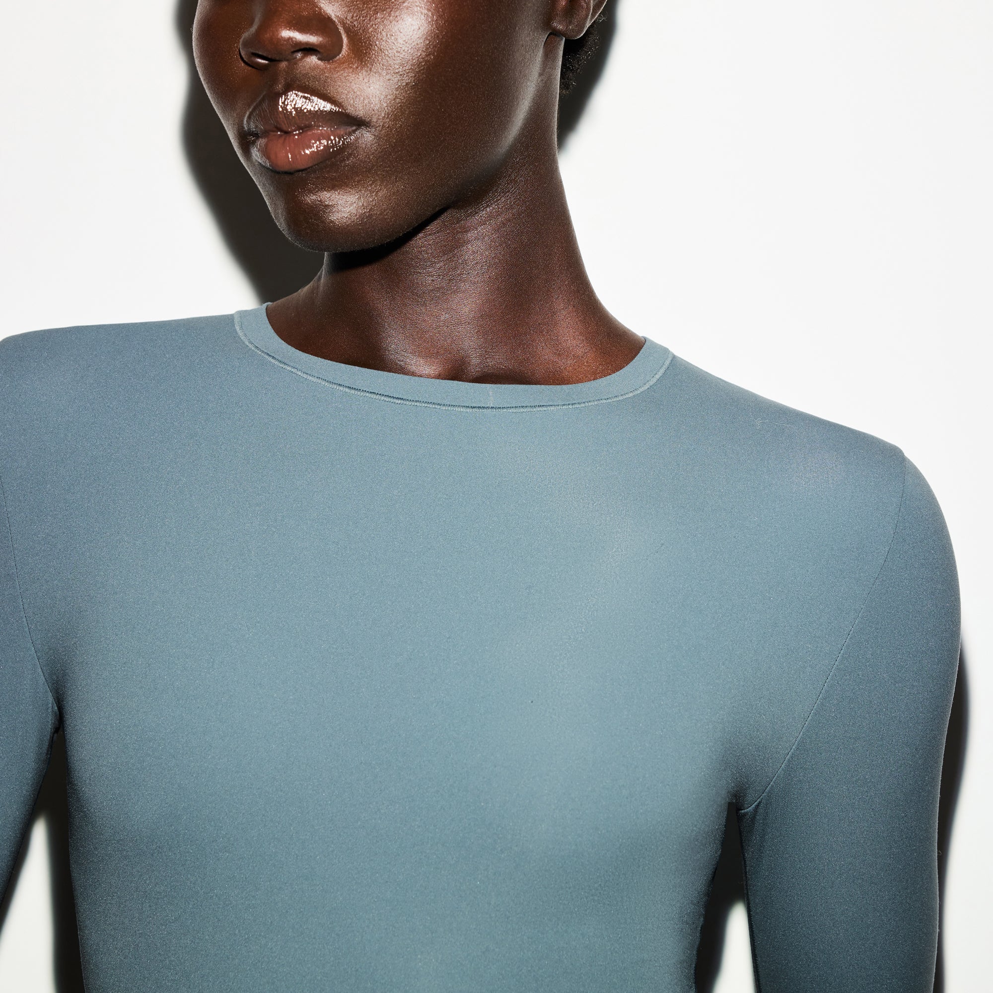 SKIMS FITS EVERYBODY LONG SLEEVE CREW NECK BODYSUIT | ZIRCON - Sneaker Türkiye
