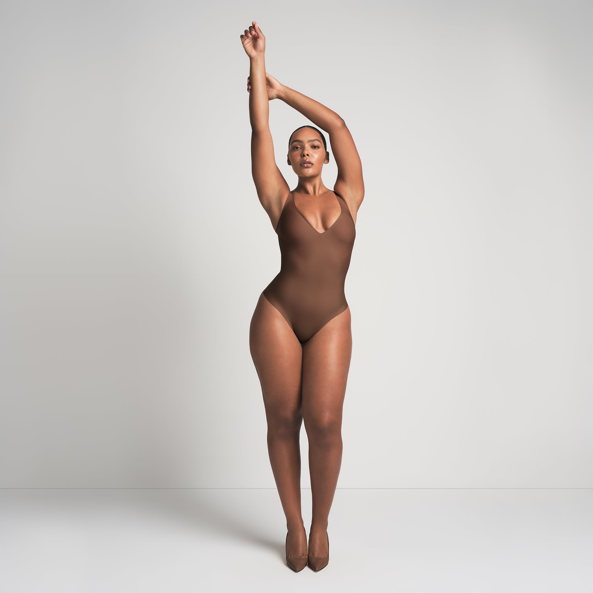 SKIMS BODY UNLINED PLUNGE THONG BODYSUIT | JASPER - Sneaker Türkiye