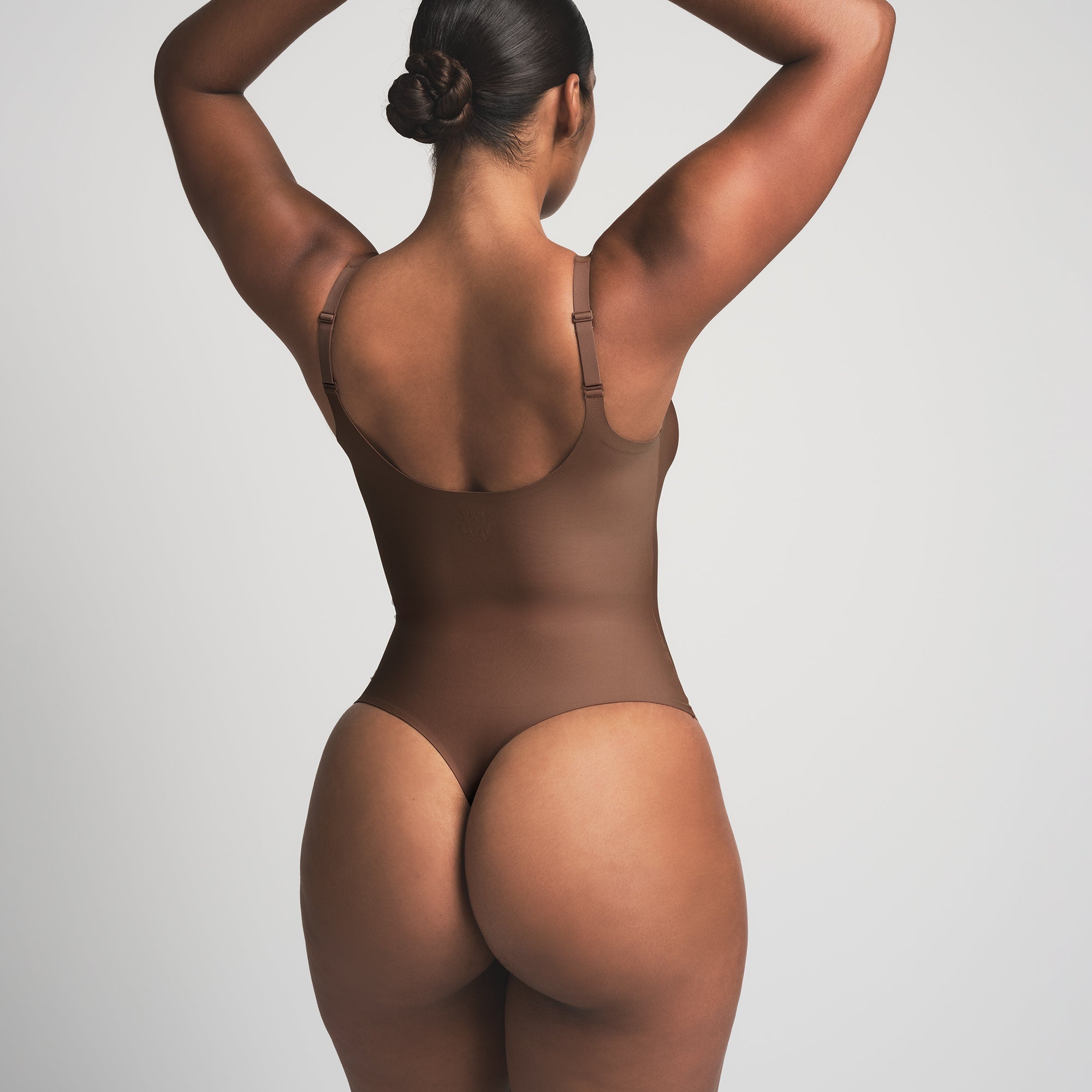 SKIMS BODY UNLINED PLUNGE THONG BODYSUIT | JASPER - Sneaker Türkiye