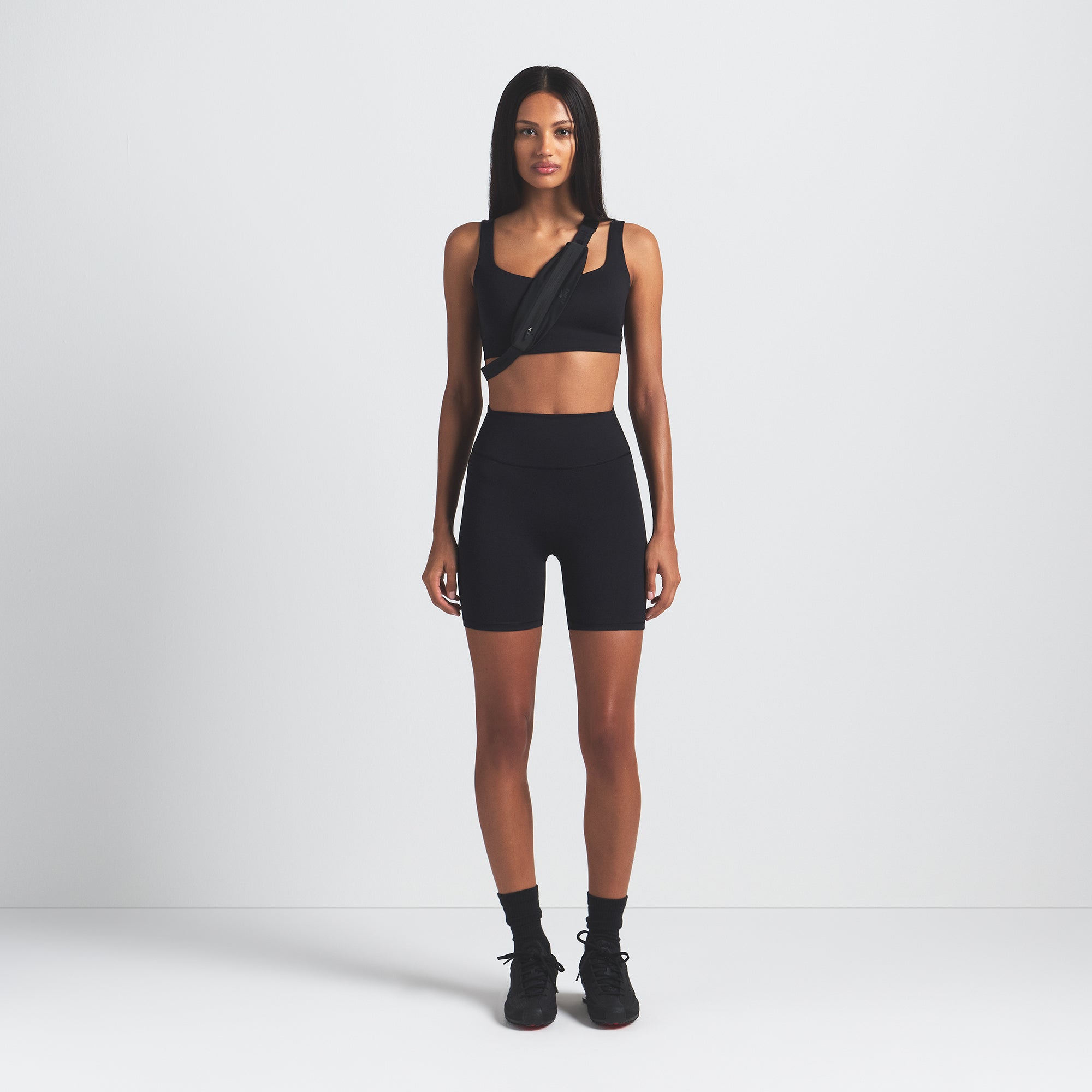 NikeSKIMS MATTE 5″ BIKER SHORT | OBSIDIAN - Sneaker Türkiye