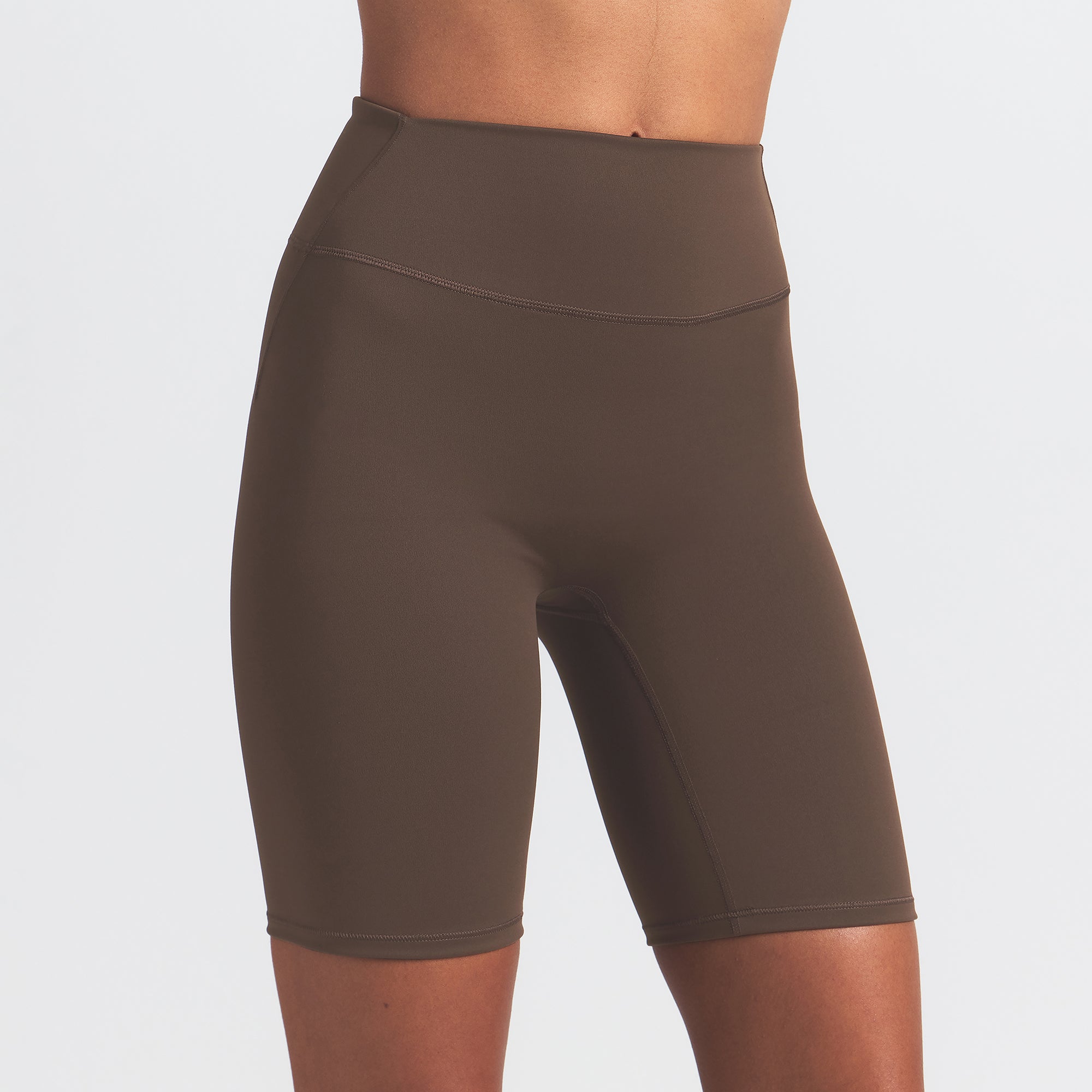 NikeSKIMS MATTE 7″ BIKER SHORT | DARK SEPIA - Sneaker Türkiye