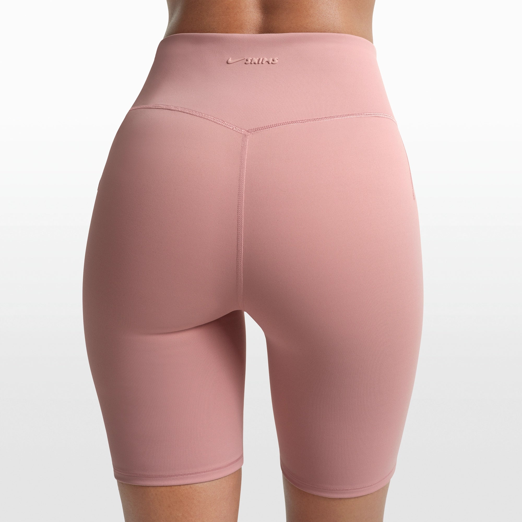 NikeSKIMS MATTE 7″ BIKER SHORT | HIMALAYAN - Sneaker Türkiye
