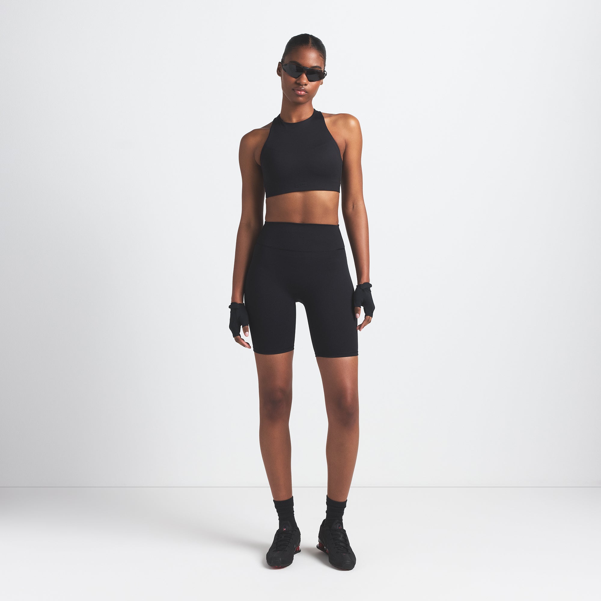 NikeSKIMS MATTE 7″ BIKER SHORT | OBSIDIAN - Sneaker Türkiye