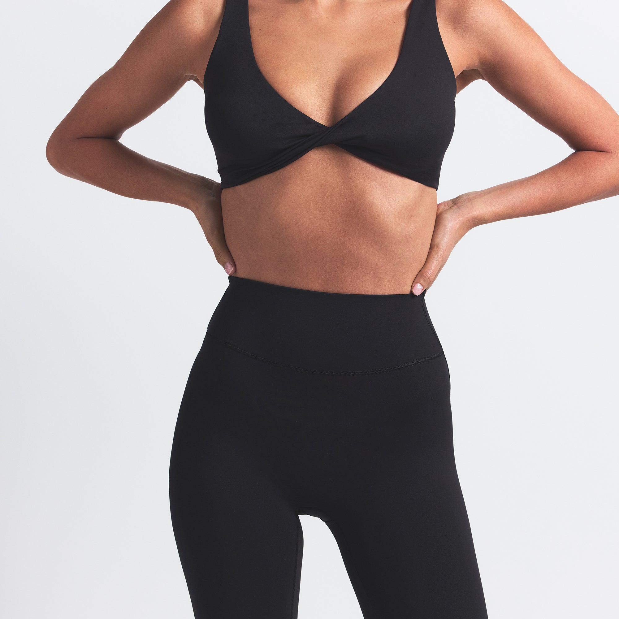 NikeSKIMS MATTE 26″ LEGGING | OBSIDIAN - Sneaker Türkiye