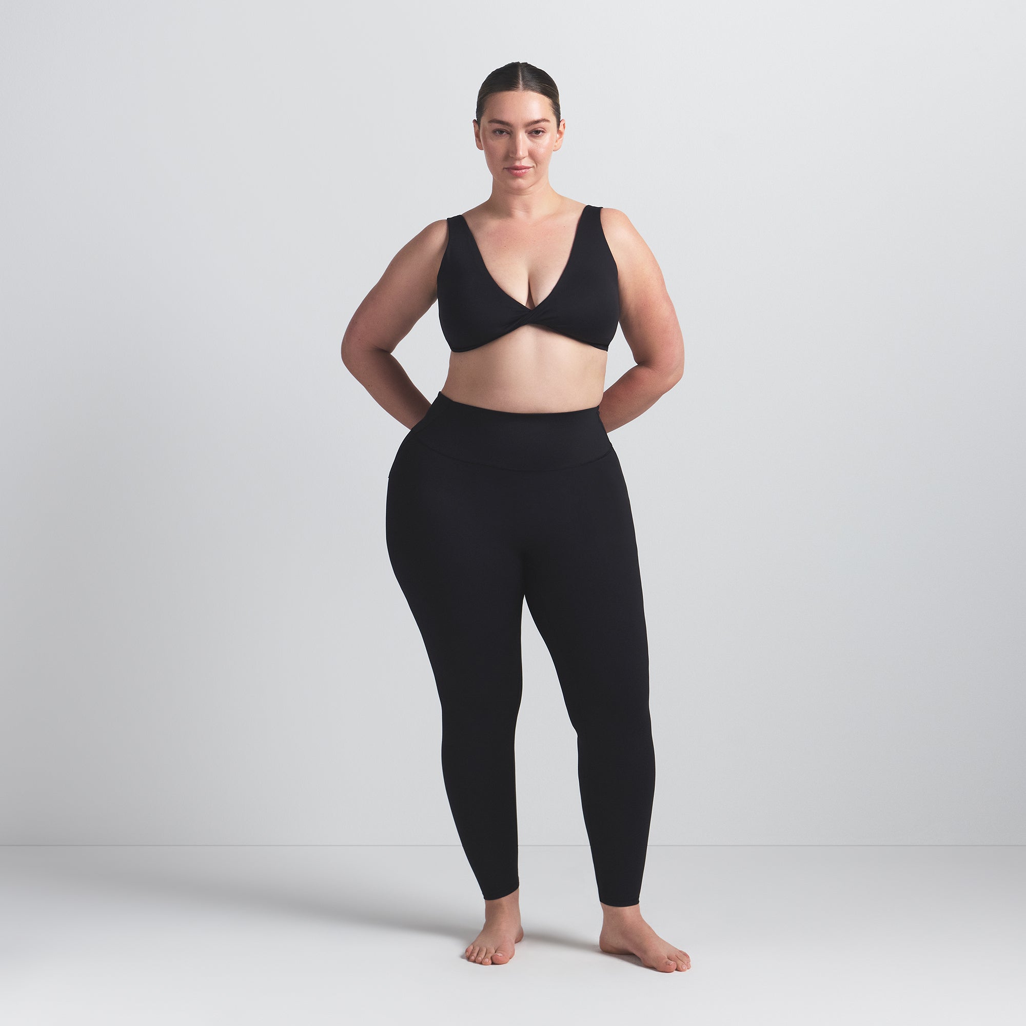 NikeSKIMS MATTE 26″ LEGGING | OBSIDIAN - Sneaker Türkiye