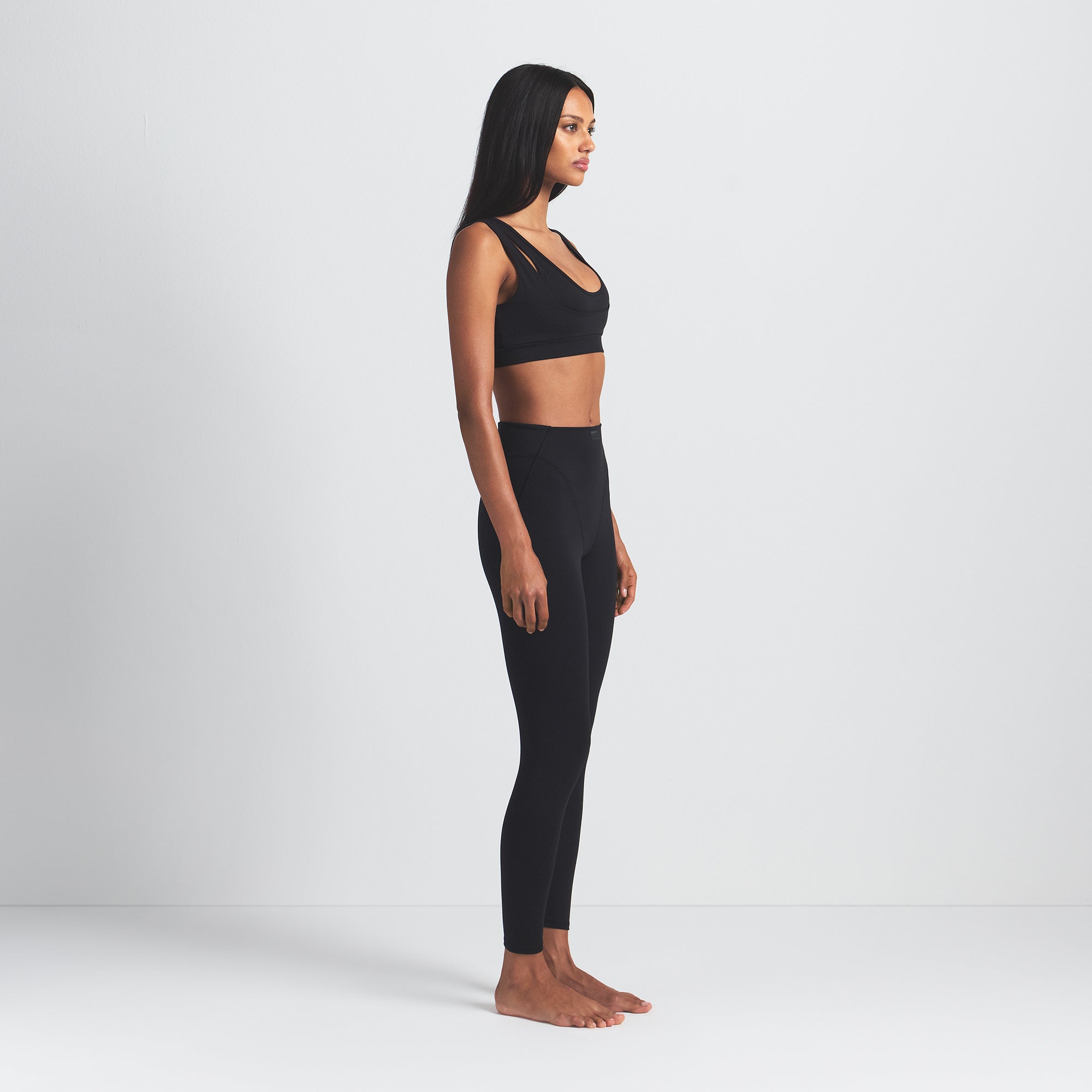 NikeSKIMS MATTE V-LINE 26″ LEGGING | OBSIDIAN - Sneaker Türkiye