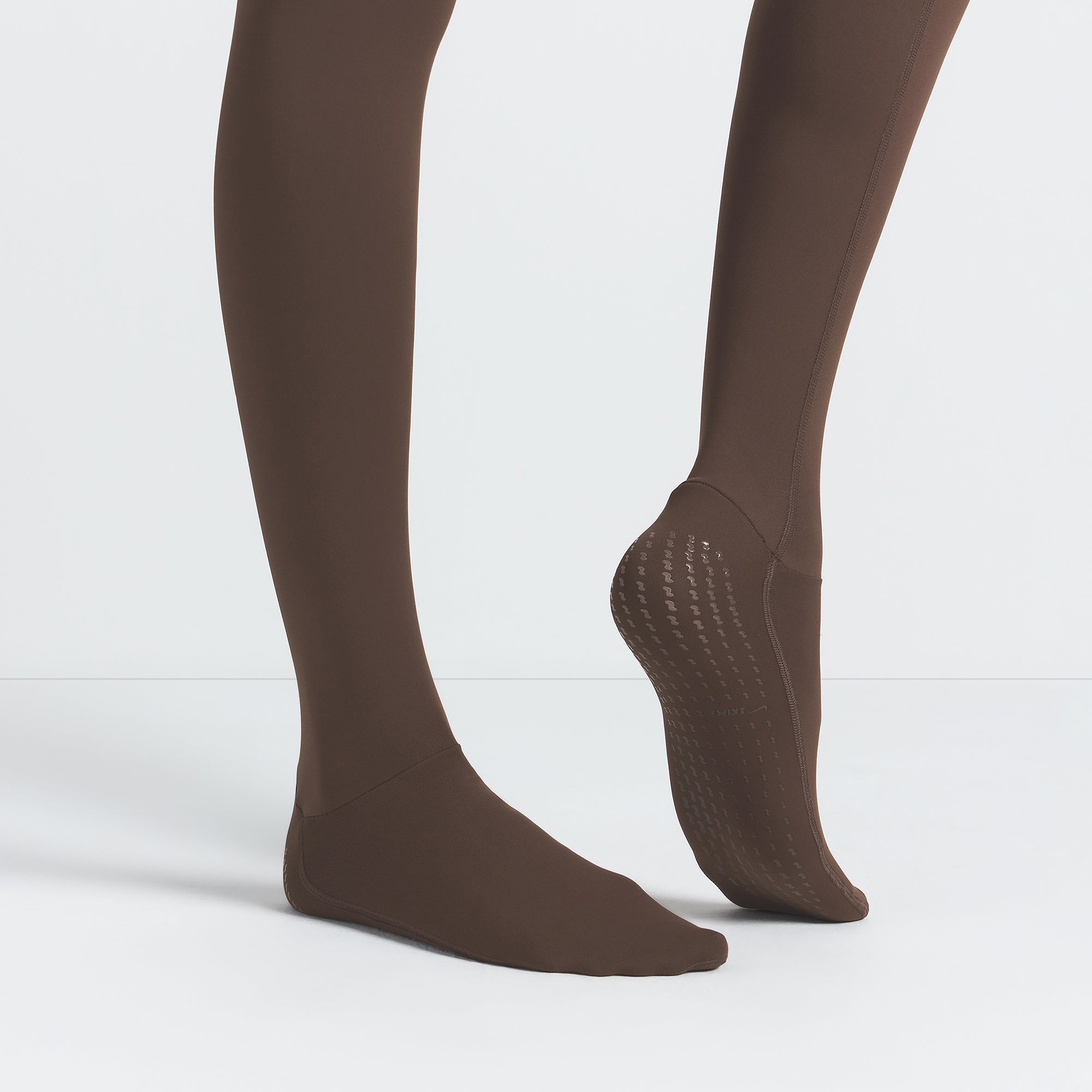NikeSKIMS MATTE FOOTSIE GRIP LEGGING | DARK SEPIA - Sneaker Türkiye