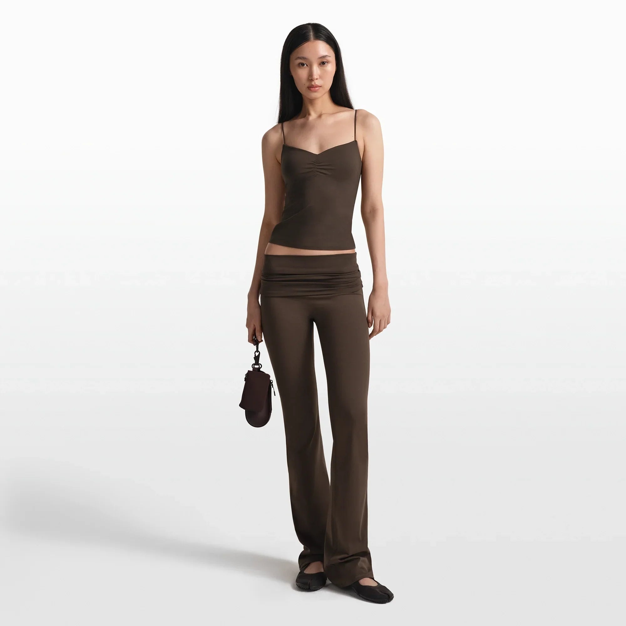 NikeSKIMS MATTE FOLDOVER SLIM FLARE LEGGING | DARK SEPIA - Sneaker Türkiye