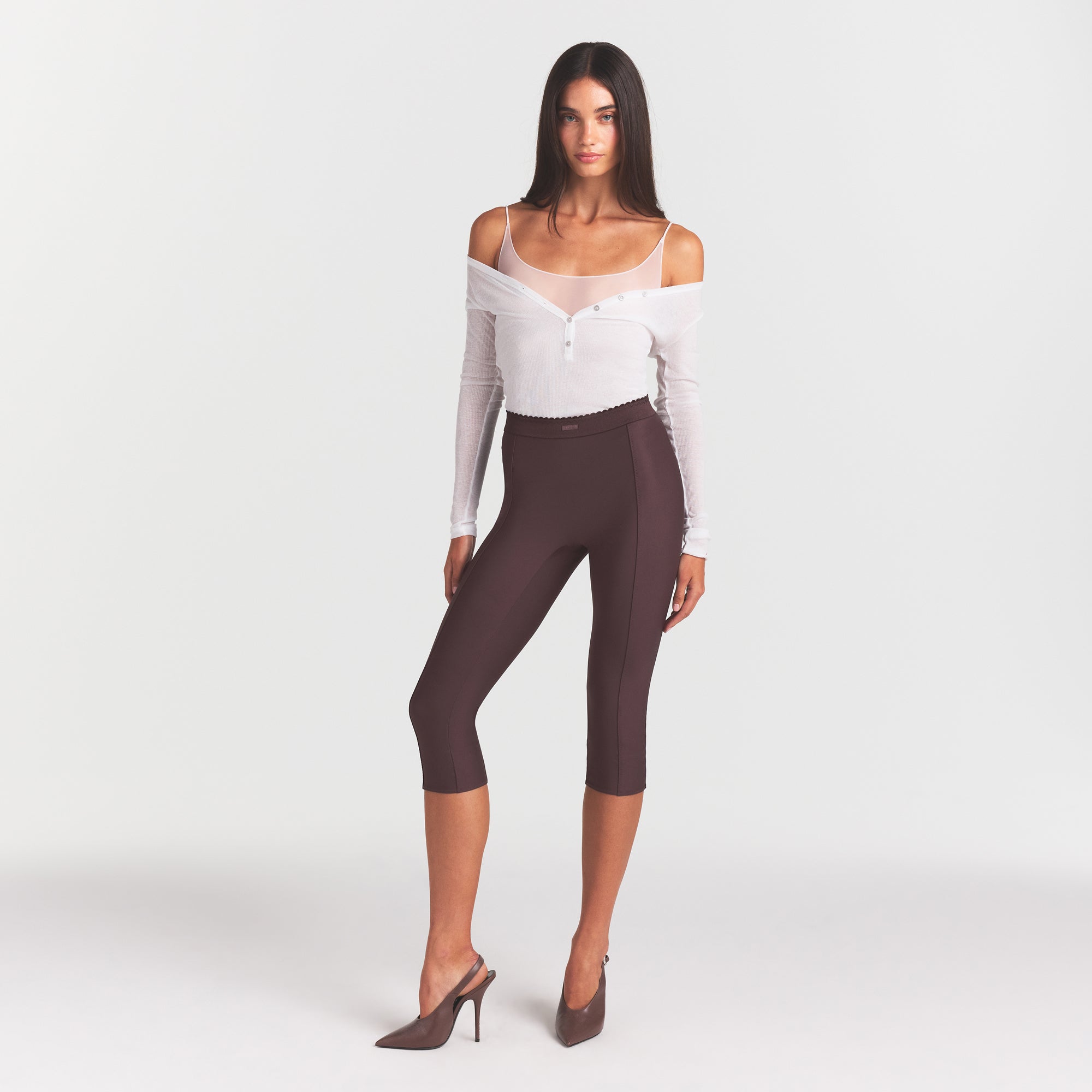 SKIMS BODY HIGH-WAISTED CAPRI | RAISIN - Sneaker Türkiye
