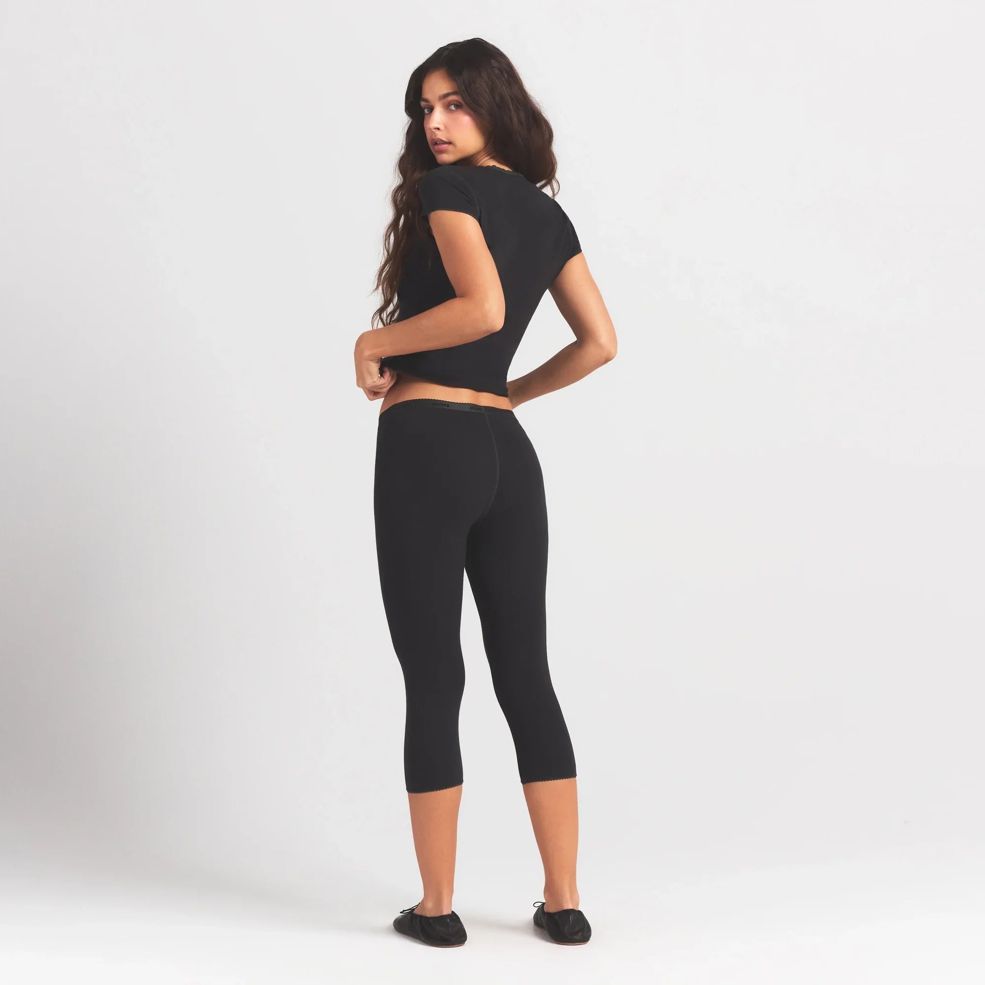 SKIMS LOGO POINTELLE CAPRI | SOOT - Sneaker Türkiye