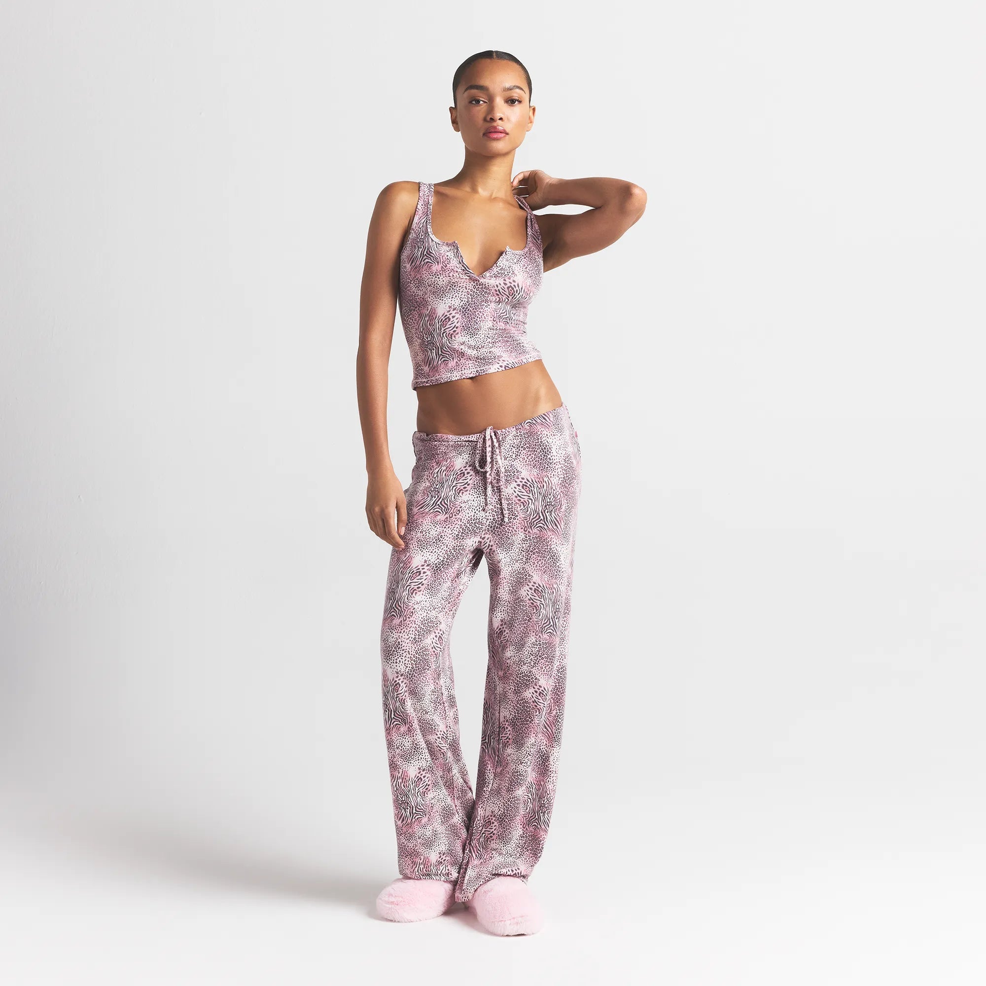 SKIMS SLEEP STRAIGHT LEG PANT | BLOOM MINI MULTI ANIMAL - Sneaker Türkiye