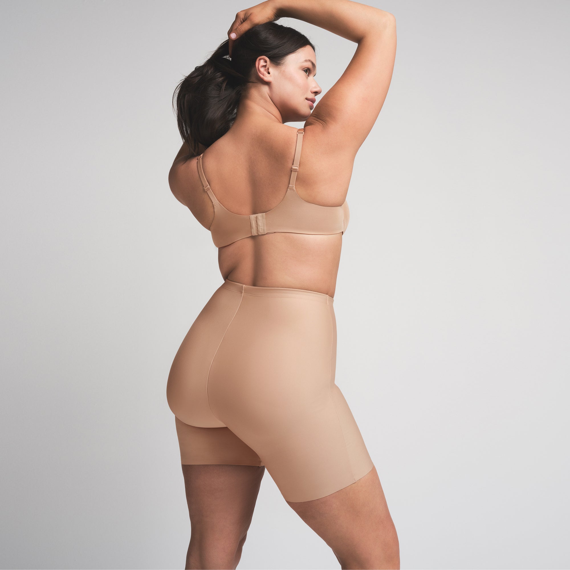 SKIMS BODY BUTT ENHANCING PADDED SHORT | CLAY - Sneaker Türkiye