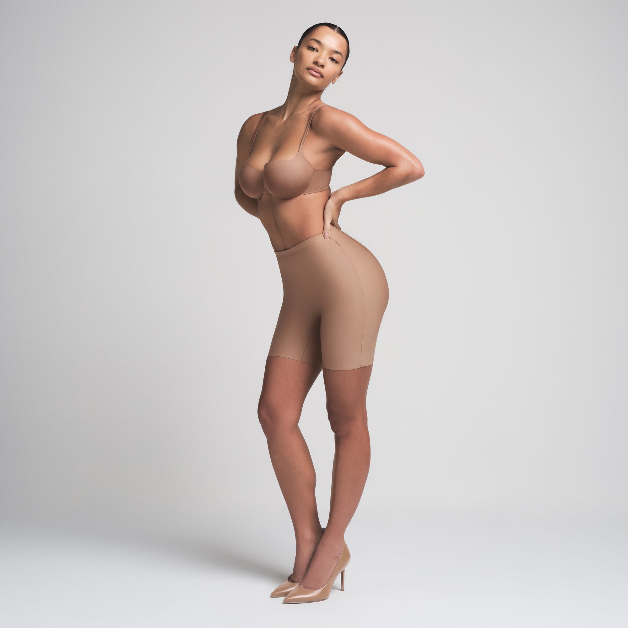 SKIMS BODY BUTT ENHANCING PADDED SHORT | SIENNA - Sneaker Türkiye