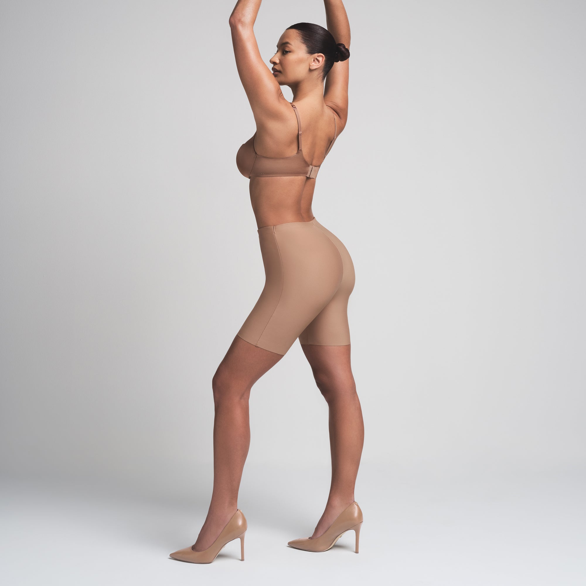 SKIMS BODY BUTT ENHANCING PADDED SHORT | SIENNA - Sneaker Türkiye
