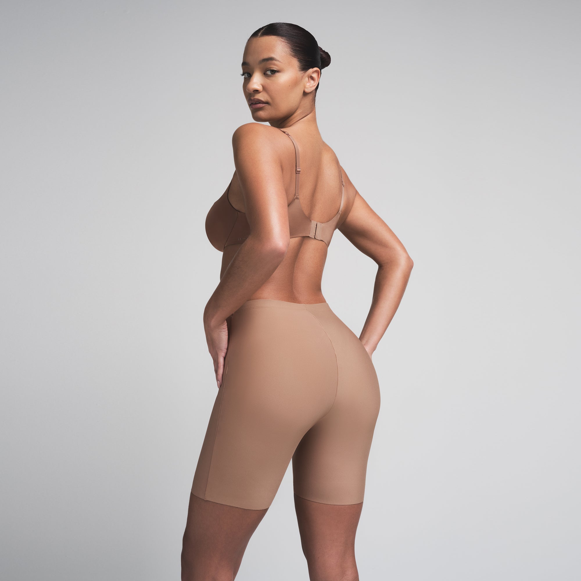 SKIMS BODY BUTT ENHANCING PADDED SHORT | SIENNA - Sneaker Türkiye
