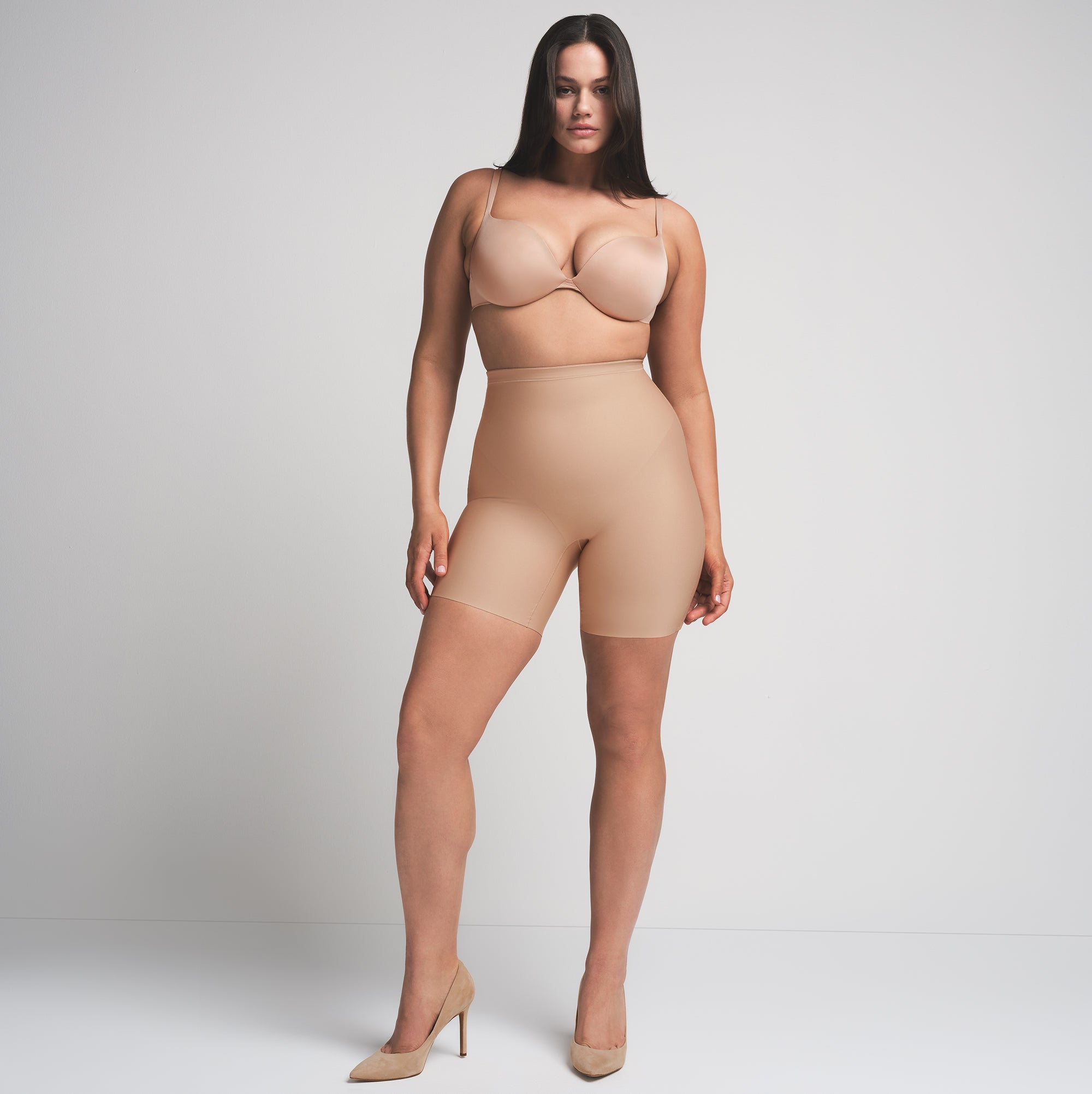 SKIMS BODY CORE SCULPT MID RISE SHORT | CLAY - Sneaker Türkiye