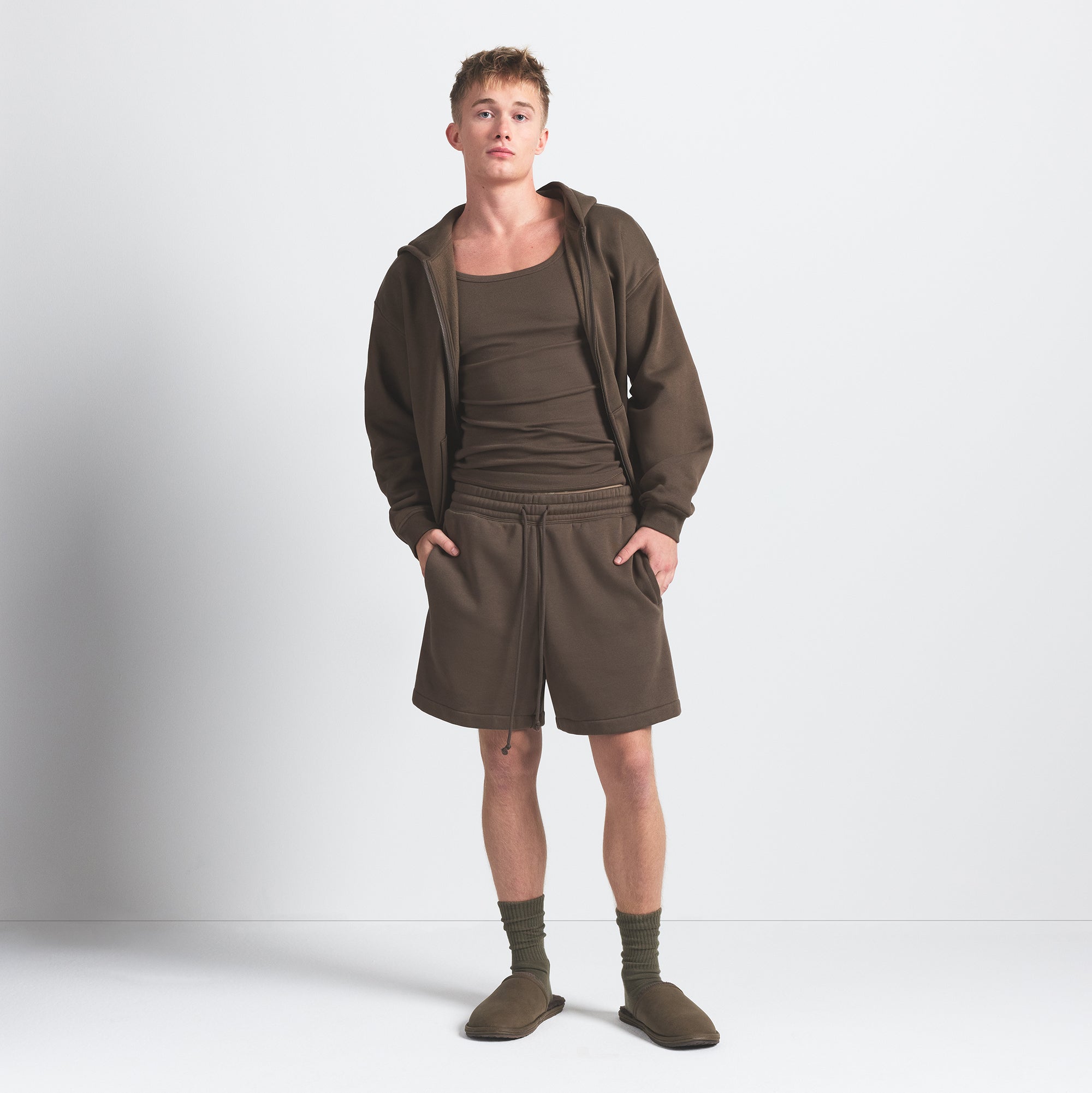 SKIMS FLEECE LOUNGE MENS RELAXED SHORT | DRIFTWOOD - Sneaker Türkiye