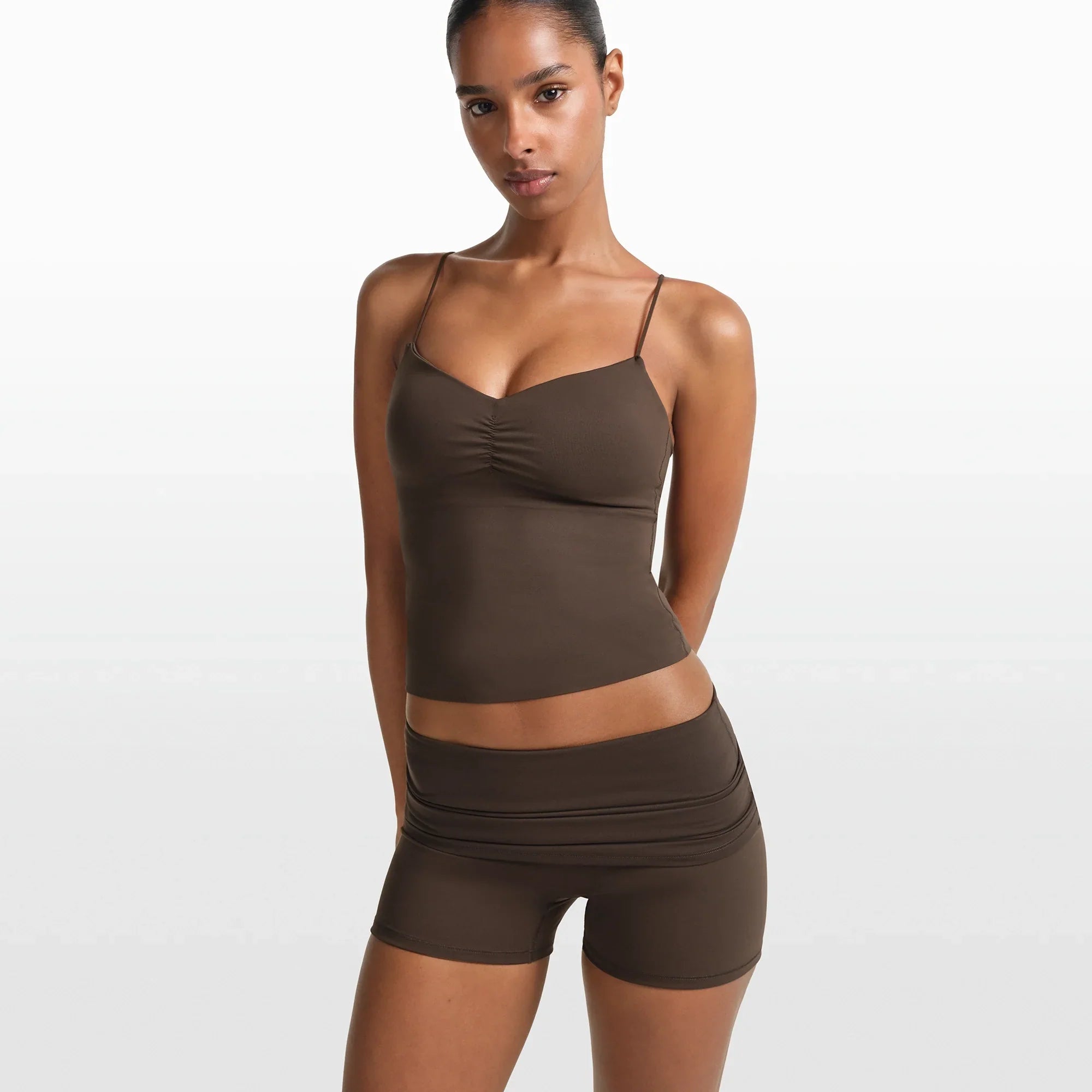 NikeSKIMS MATTE 3″ FOLDOVER SHORT | DARK SEPIA - Sneaker Türkiye