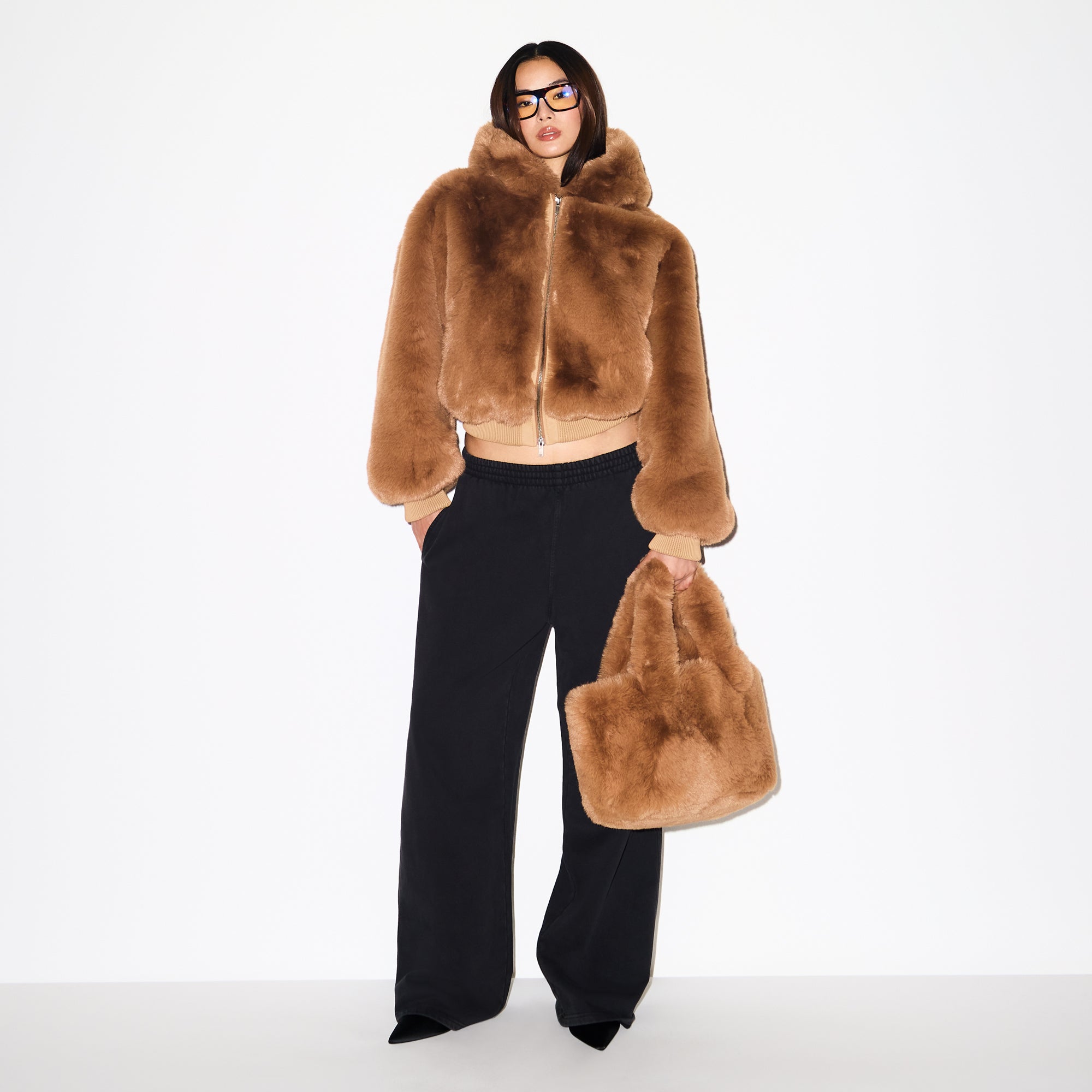 SKIMS FAUX FUR MINI TOTE | CAMEL - Sneaker Türkiye