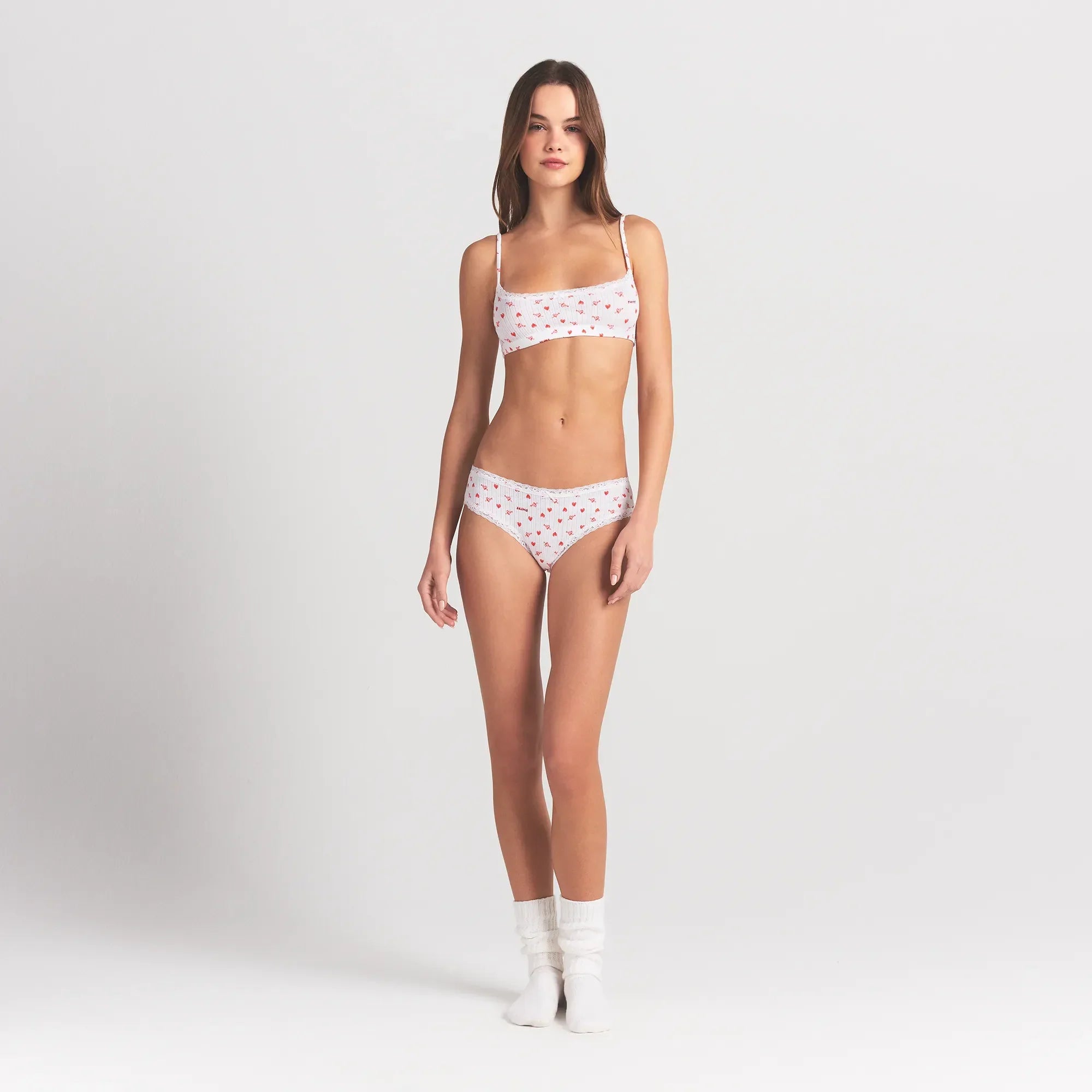 SKIMS LIGHTWEIGHT COTTON POINTELLE LACE BRIEF | SNOW ARROWED HEARTS - Sneaker Türkiye