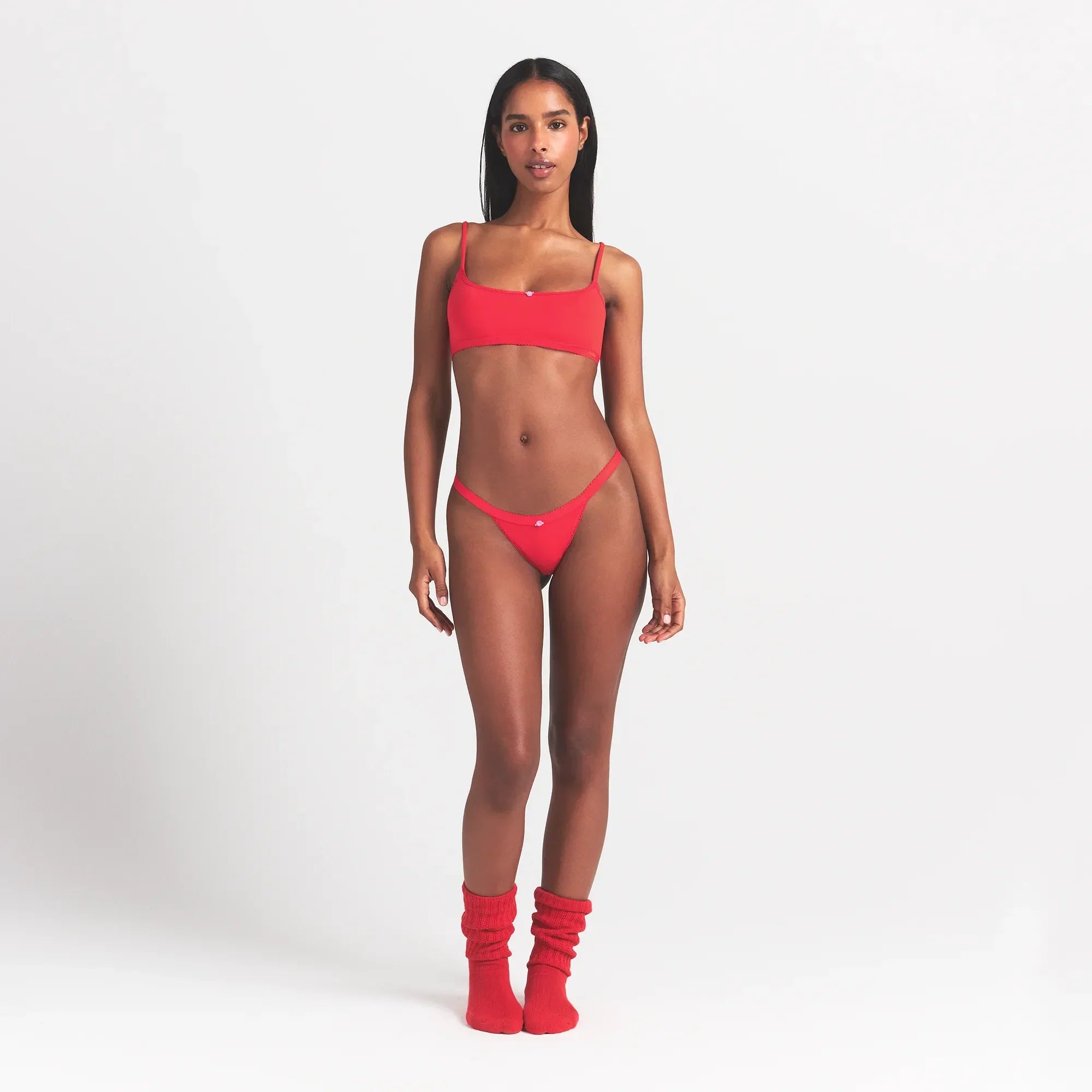 SKIMS LIGHTWEIGHT COTTON LOGO PICOT SCOOP BRALETTE | RUBY TONAL - Sneaker Türkiye
