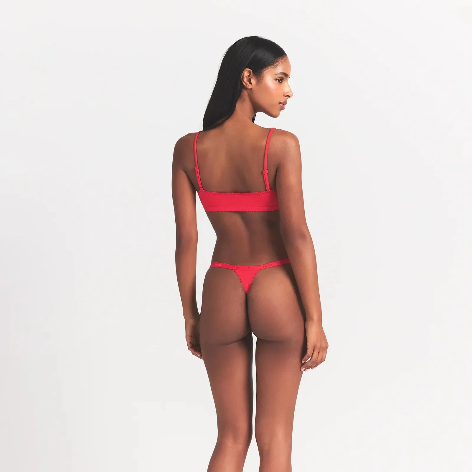 SKIMS LIGHTWEIGHT COTTON LOGO PICOT SCOOP BRALETTE | RUBY TONAL - Sneaker Türkiye