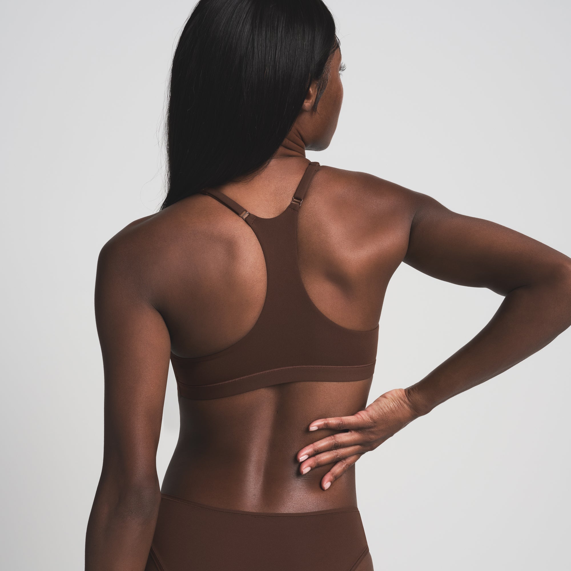 SKIMS FITS EVERYBODY RACERBACK SCOOP BRALETTE | COCOA - Sneaker Türkiye