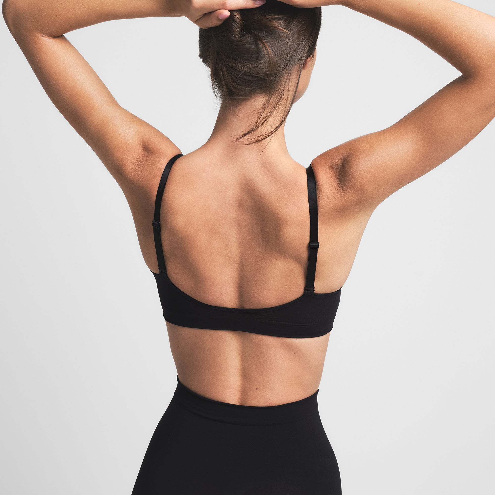 SKIMS SEAMLESS SCULPT BRALETTE | ONYX - Sneaker Türkiye