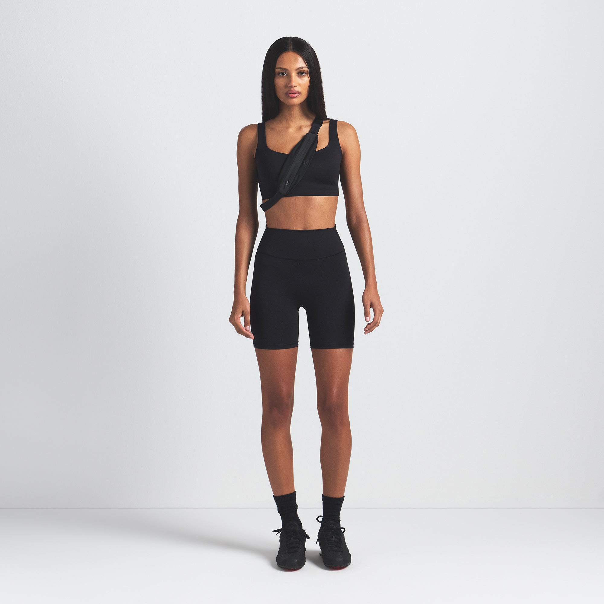 NikeSKIMS MATTE SCOOP NECK BRA | OBSIDIAN - Sneaker Türkiye