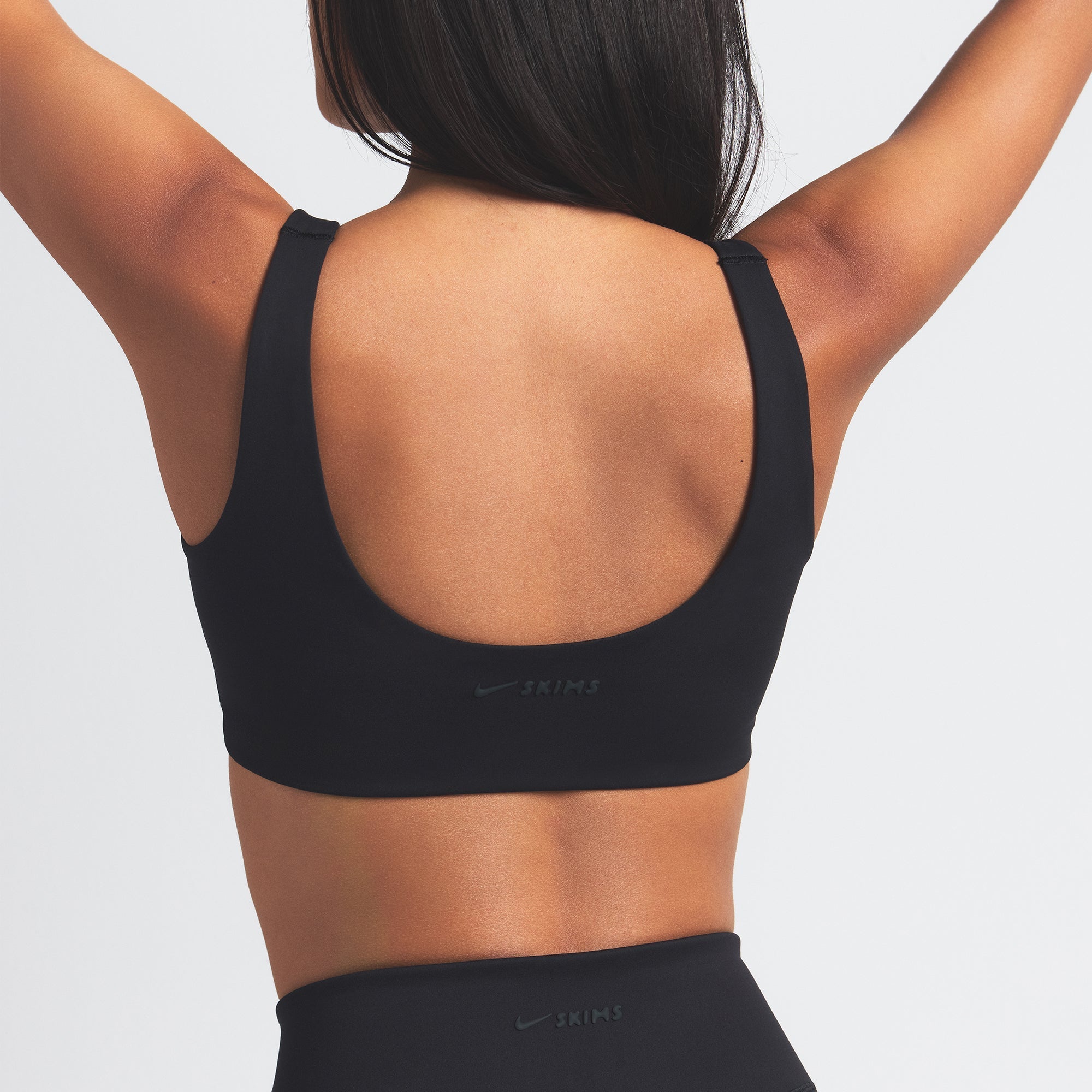 NikeSKIMS MATTE SCOOP NECK BRA | OBSIDIAN - Sneaker Türkiye