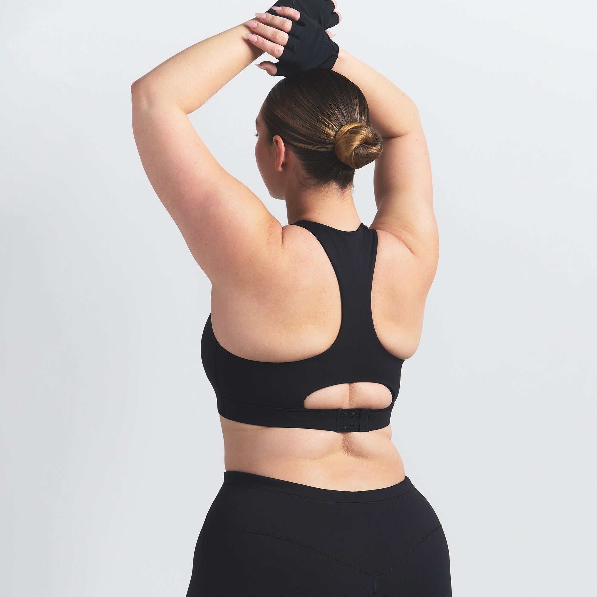 NikeSKIMS MATTE HIGH NECK BRA | OBSIDIAN - Sneaker Türkiye