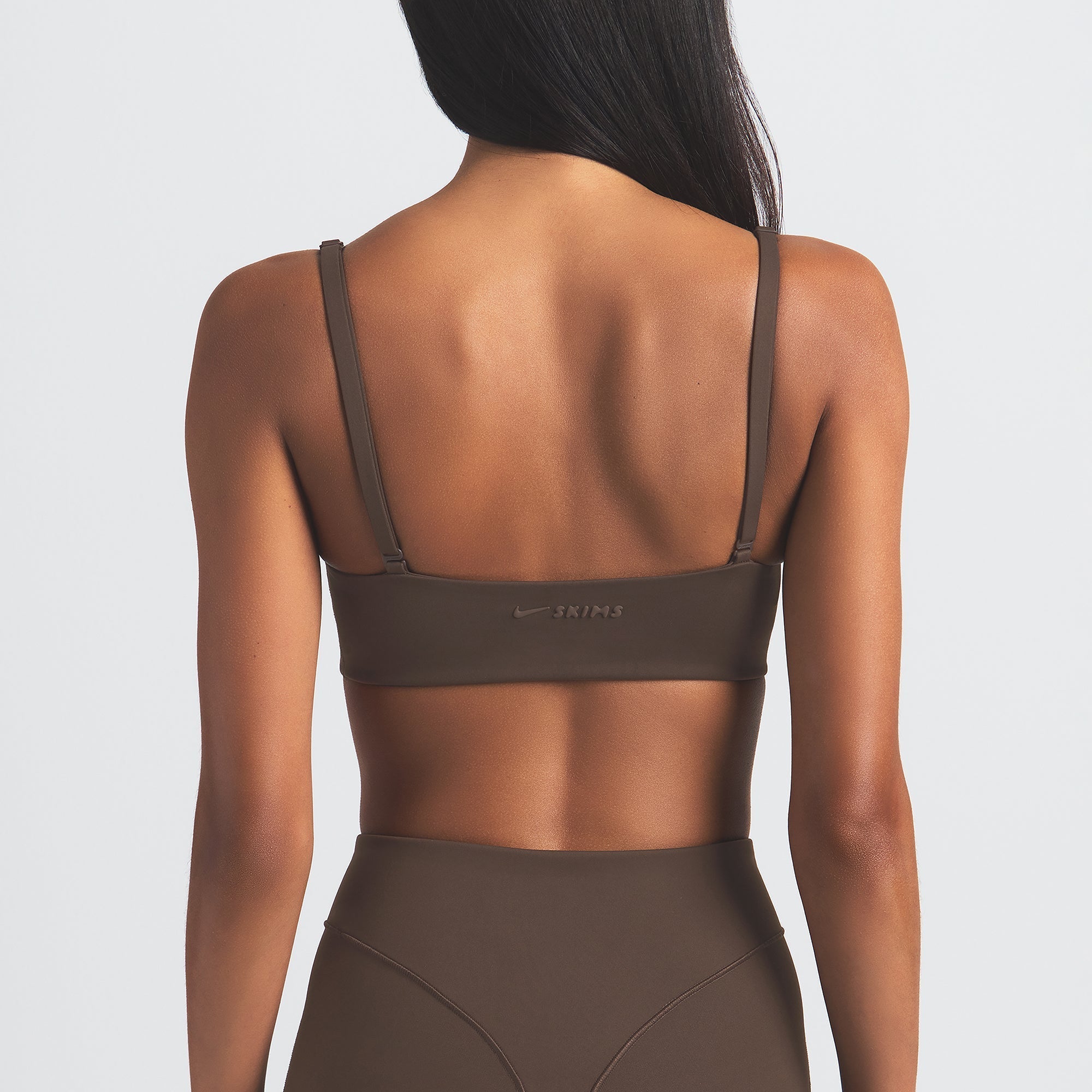 NikeSKIMS MATTE MICRO SCOOP BRA | DARK SEPIA - Sneaker Türkiye