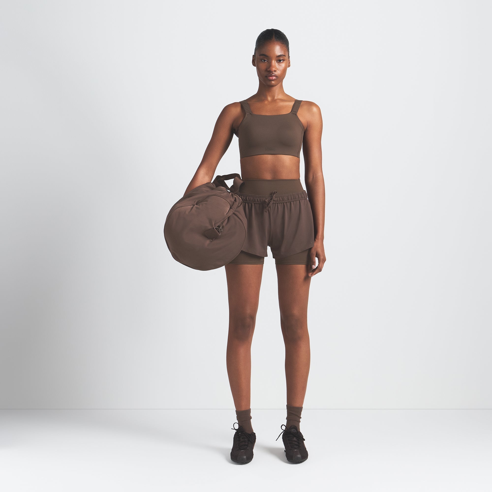 NikeSKIMS MATTE WIDE STRAP BRA | DARK SEPIA - Sneaker Türkiye