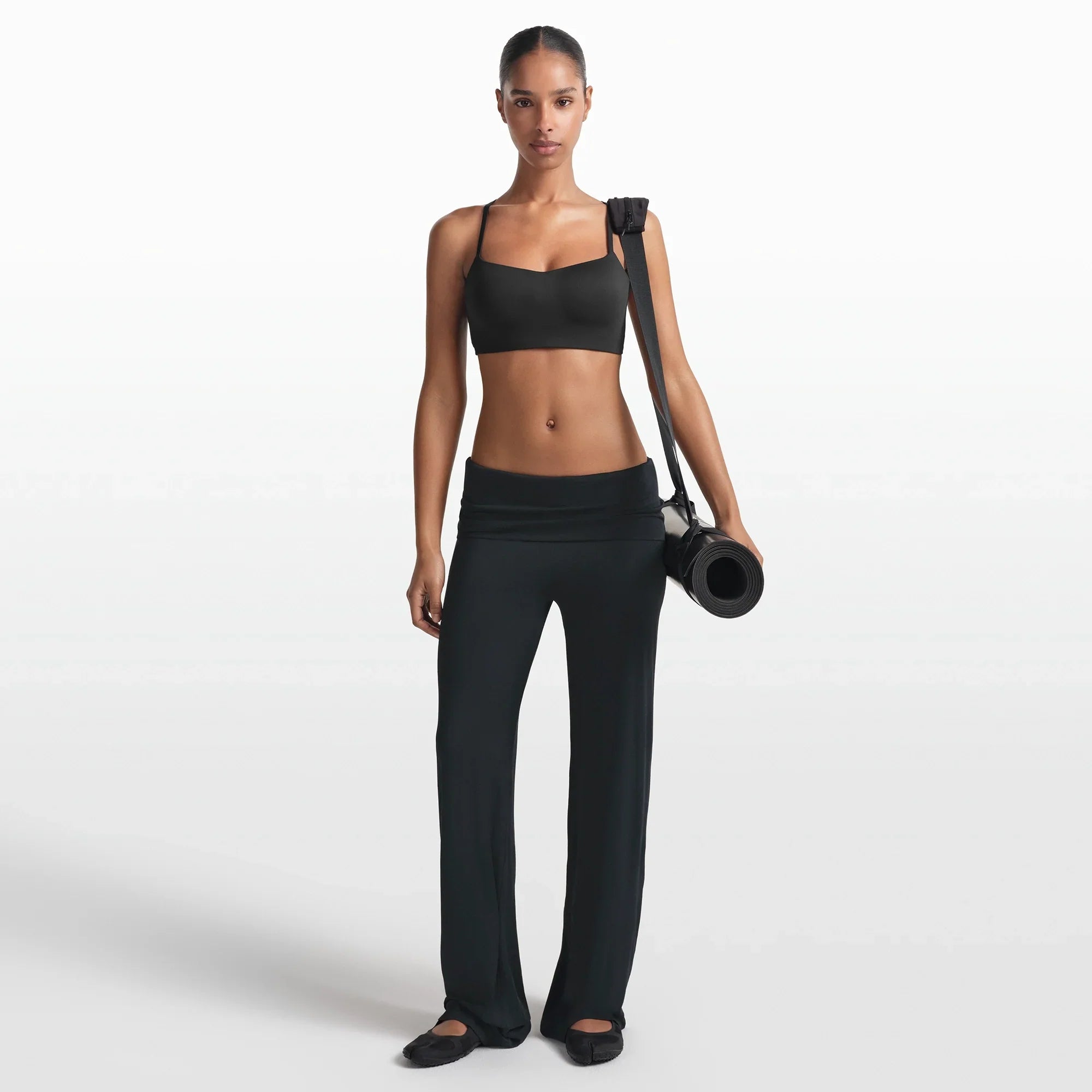 NikeSKIMS MATTE CONTOUR CAMI BRA | OBSIDIAN - Sneaker Türkiye
